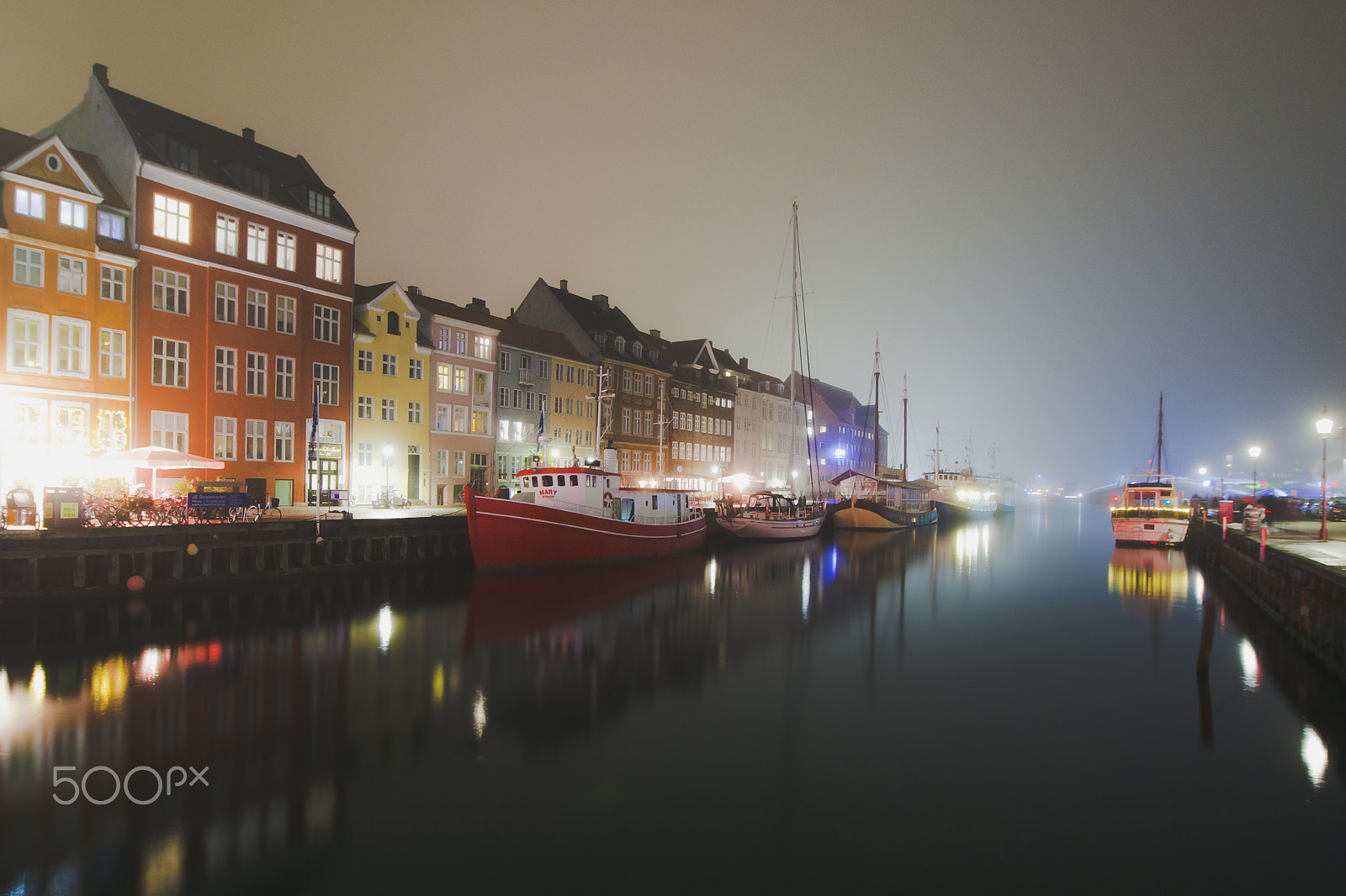 Canon EOS 450D (EOS Rebel XSi / EOS Kiss X2) sample photo. Silence in nyhavn photography