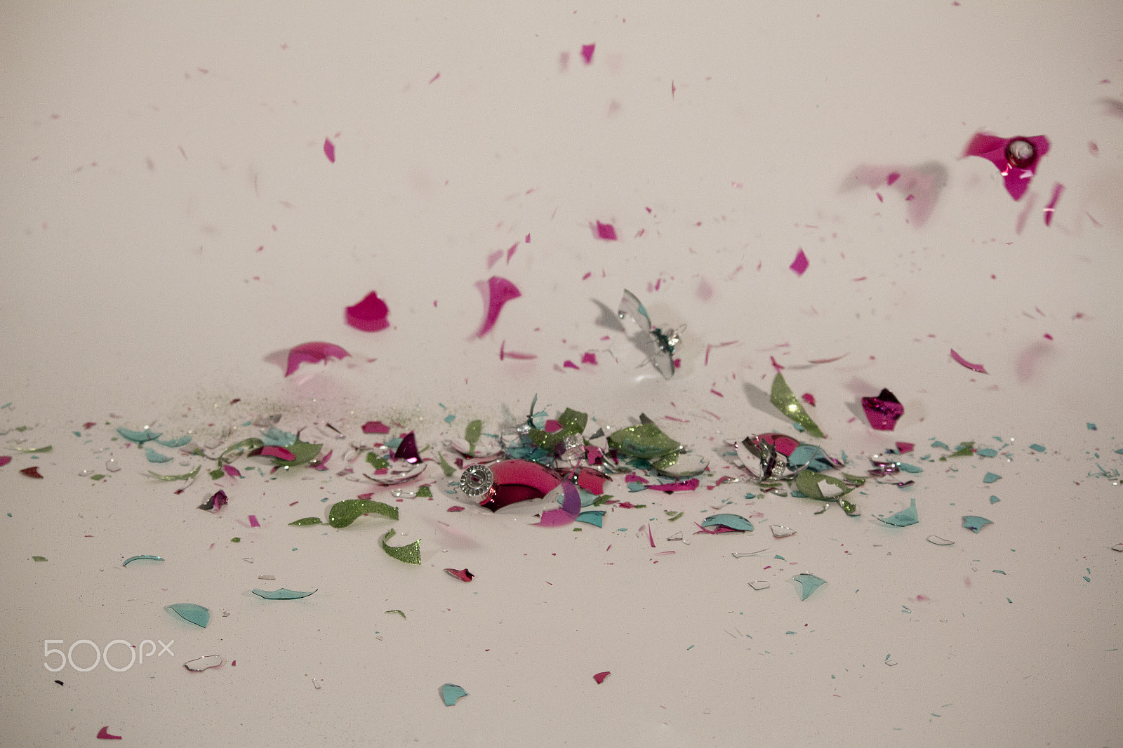 Canon EOS 650D (EOS Rebel T4i / EOS Kiss X6i) sample photo. Broken glass photography