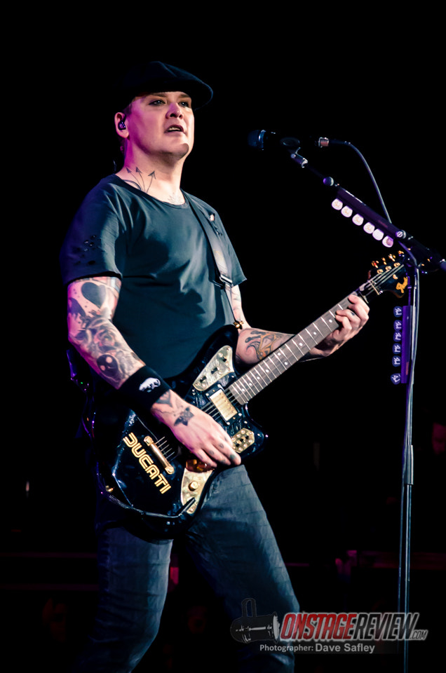 Nikon D7000 + Sigma 50-150mm F2.8 EX APO DC HSM sample photo. Blink-182 at irvine meadows september 29th, 2016 photography