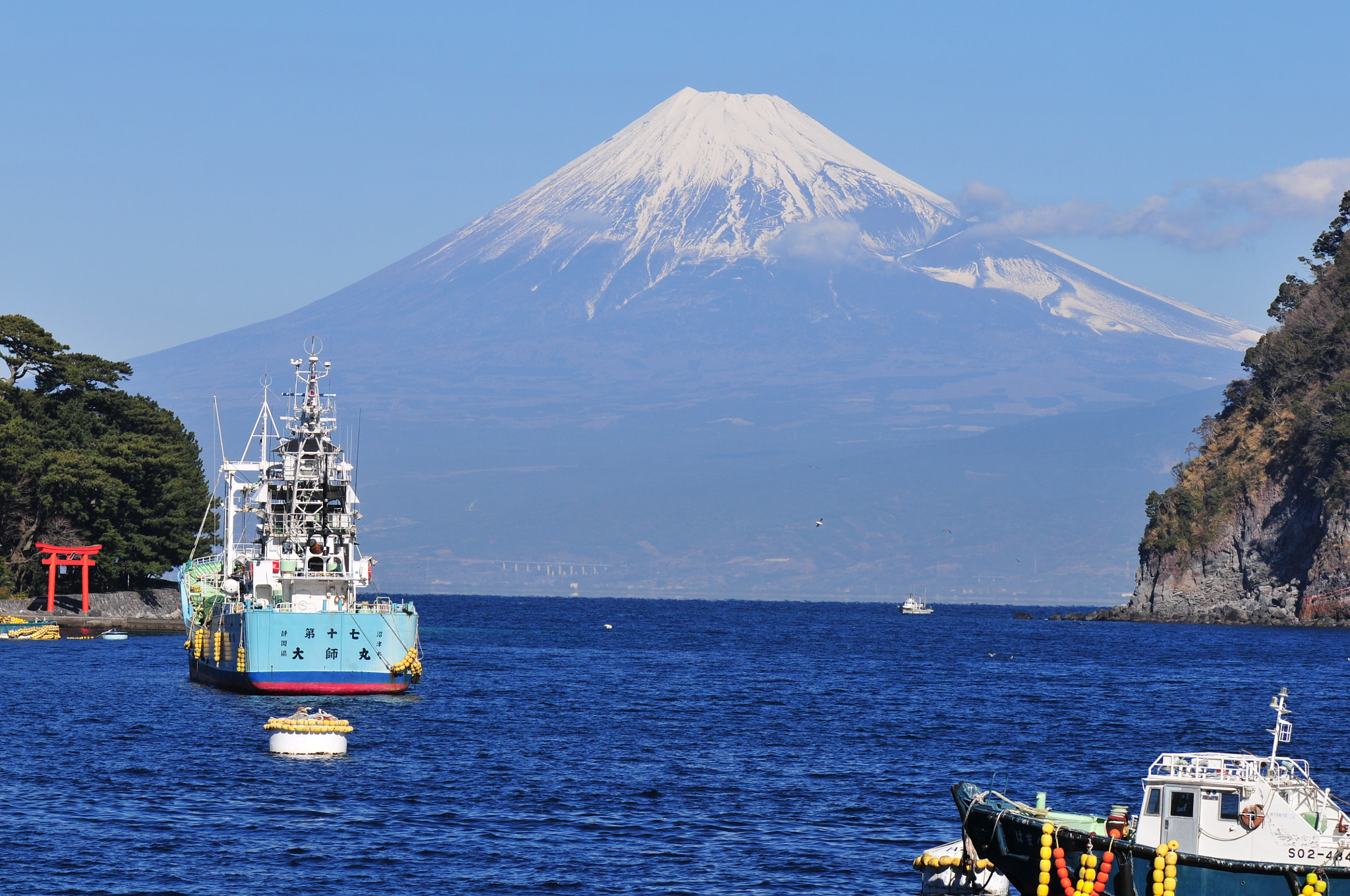 Nikon AF-S Micro-Nikkor 105mm F2.8G IF-ED VR sample photo. Heda bay. photography