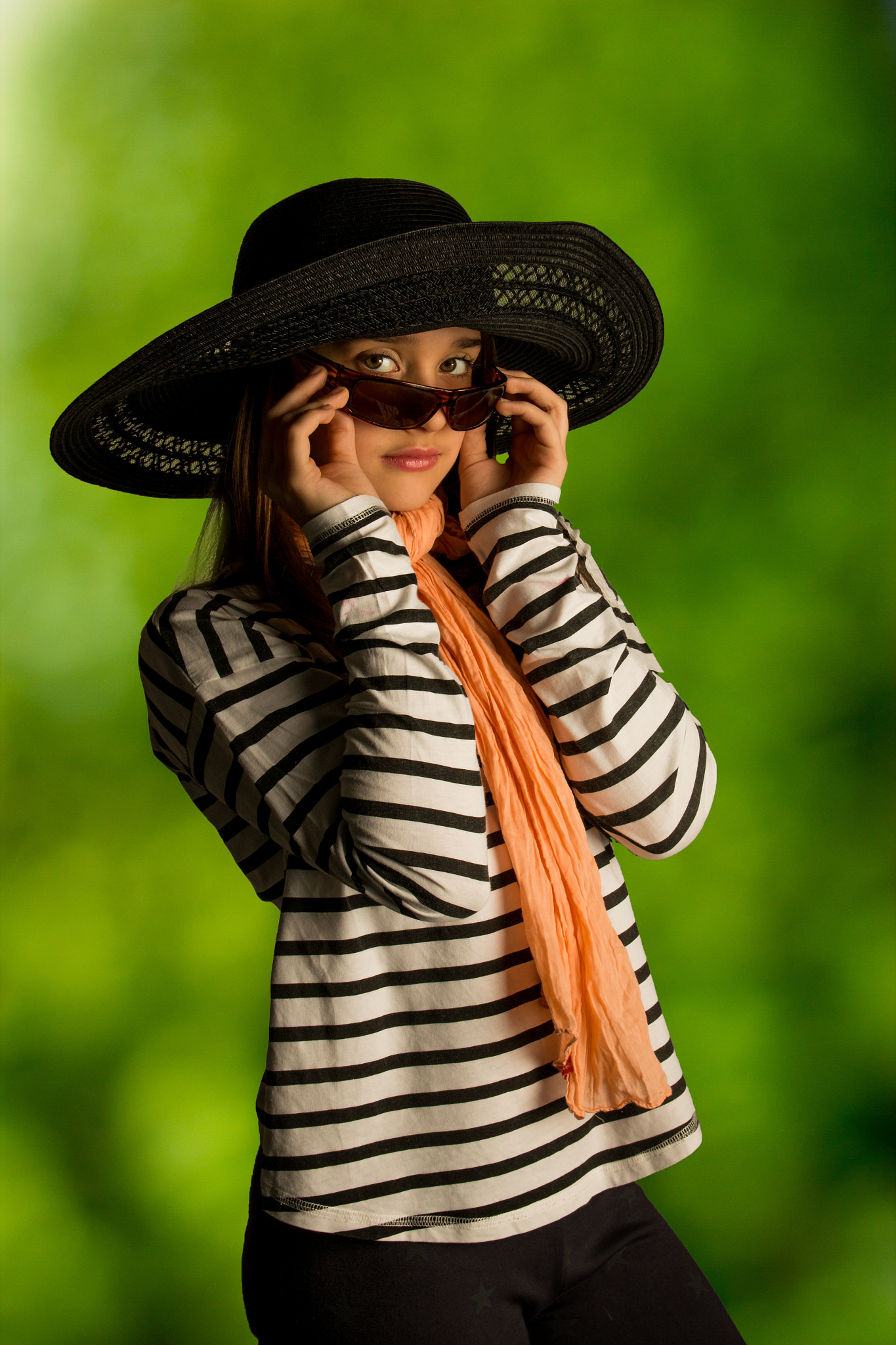 Canon EOS 550D (EOS Rebel T2i / EOS Kiss X4) + Canon EF 50mm F1.2L USM sample photo. Lady in hat photography