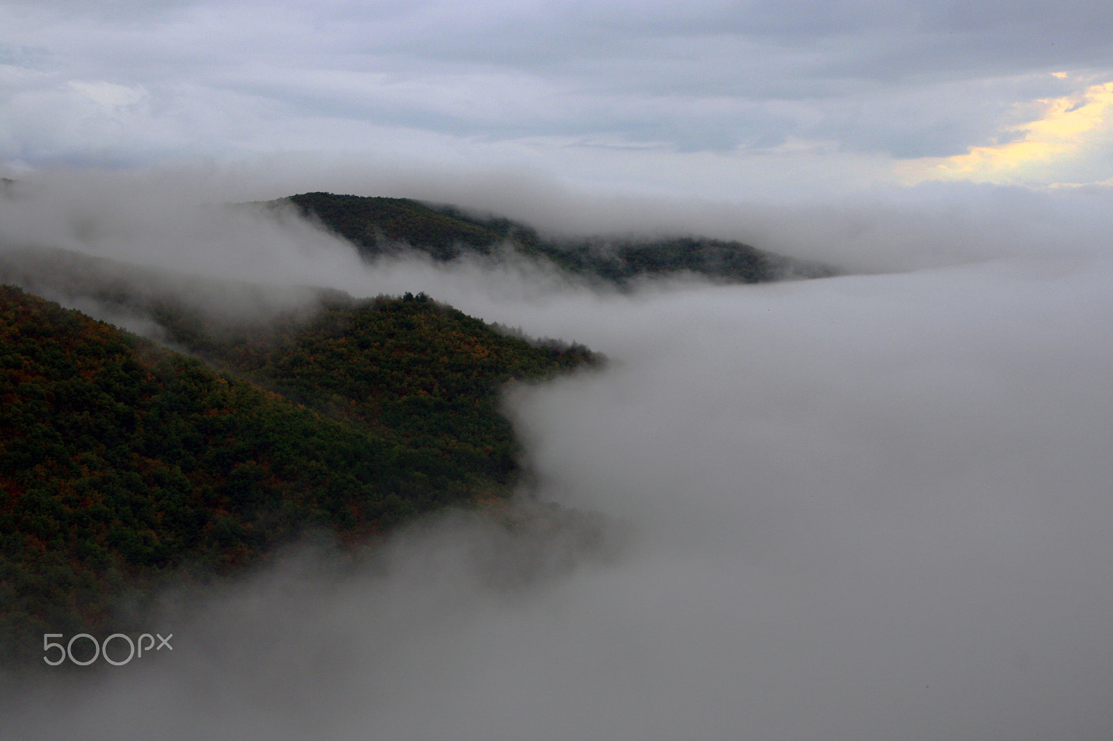Sigma 18-200mm f/3.5-6.3 DC OS sample photo. Clouds over mountains photography
