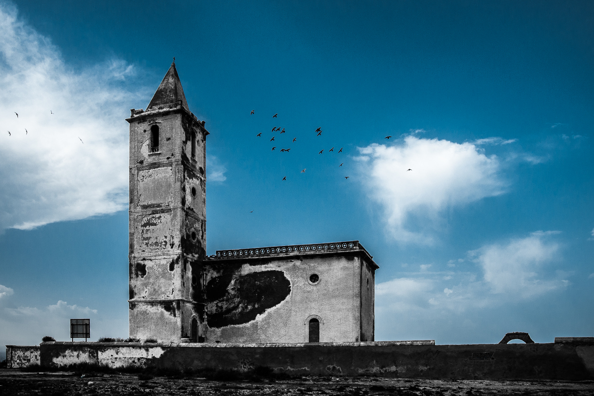 Sony Alpha DSLR-A700 sample photo. White black blue photography