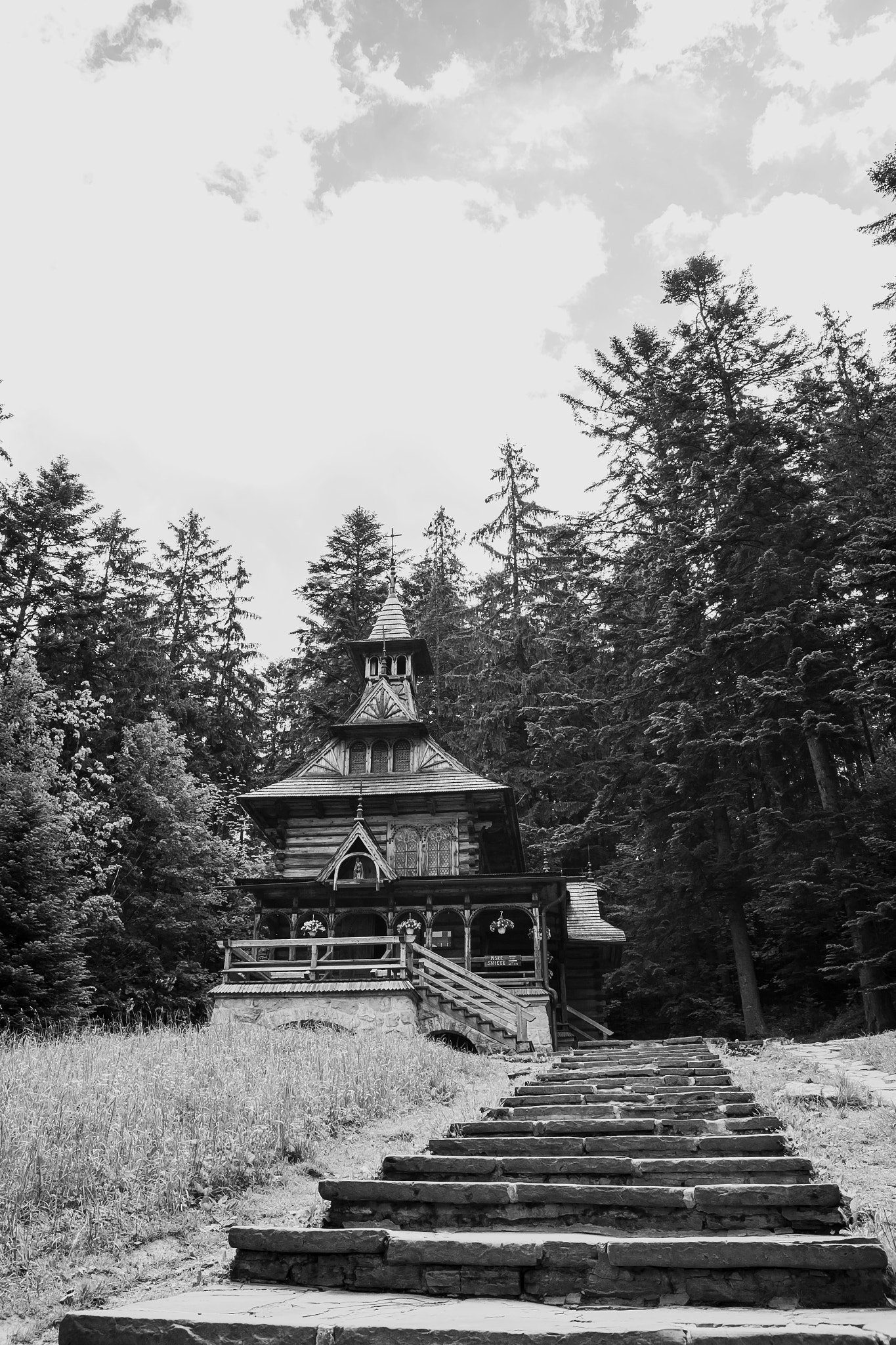 Sigma 24-70mm F2.8 EX DG HSM sample photo. Old chapel in jaszczurówka. photography