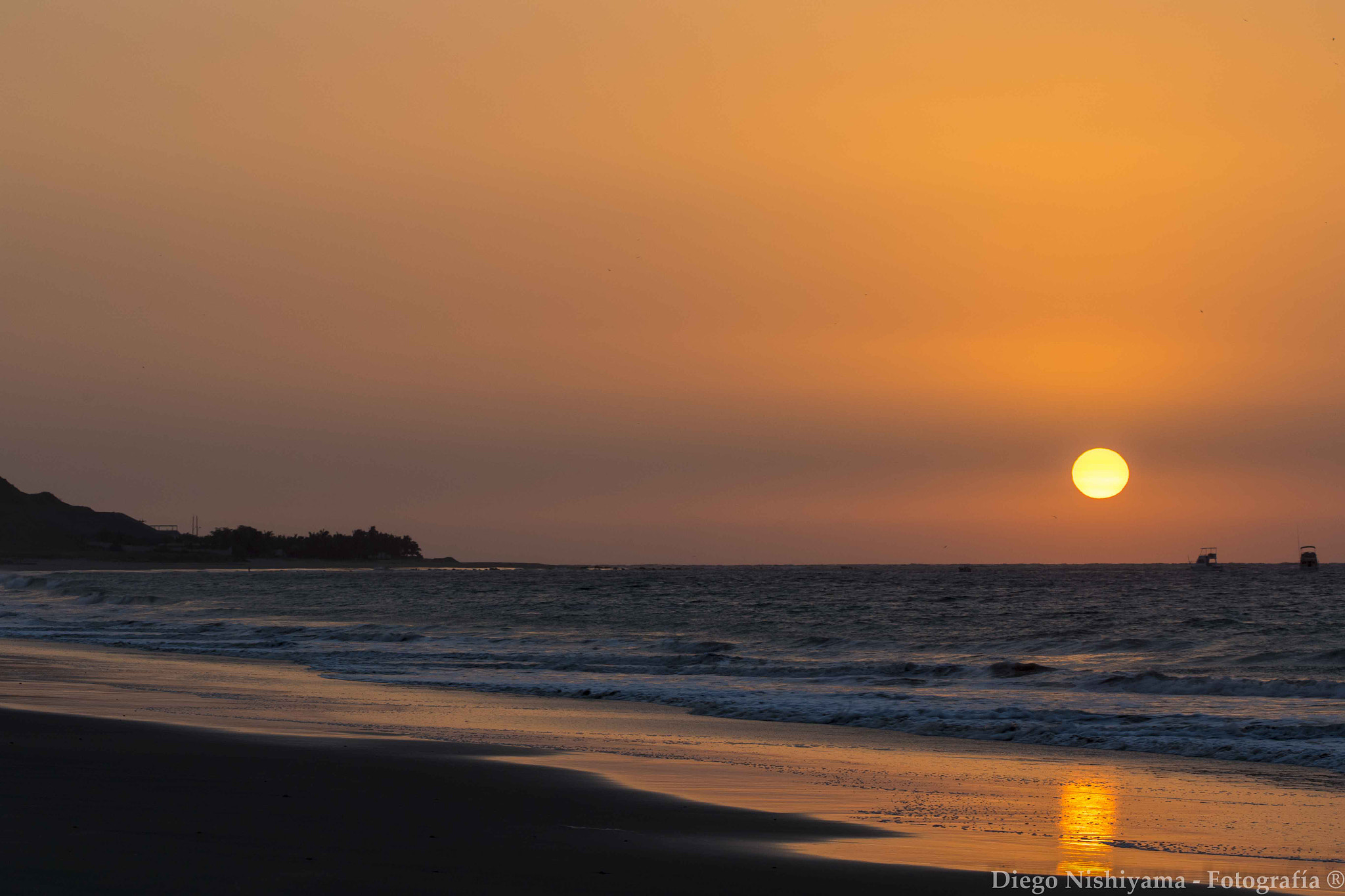 Canon EF 100mm F2.8 Macro USM sample photo. Peruvian north shore sunset photography
