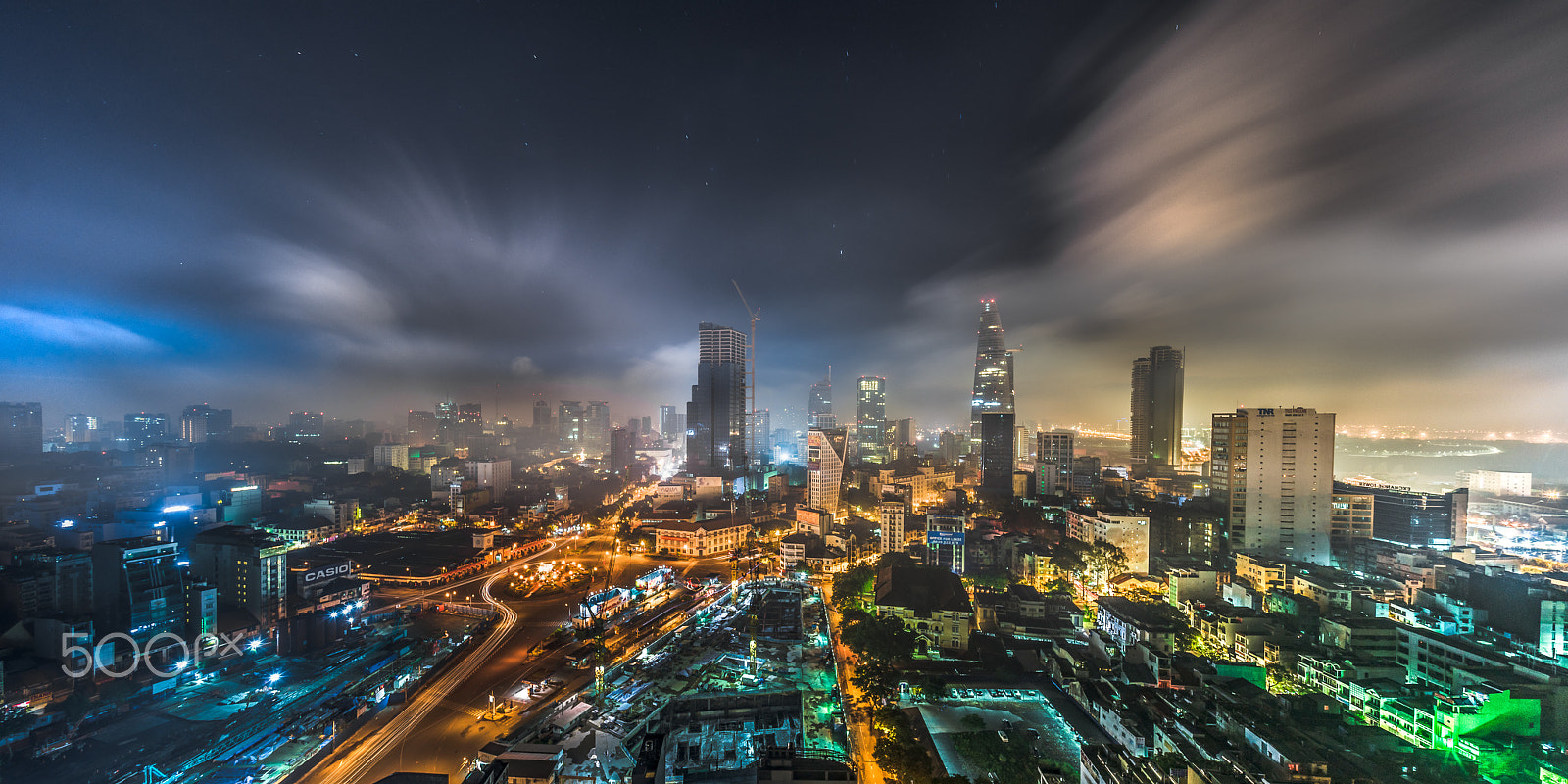 Sony a7R + Voigtlander ULTRA WIDE-HELIAR 12mm F5.6 III sample photo. Saigon night photography