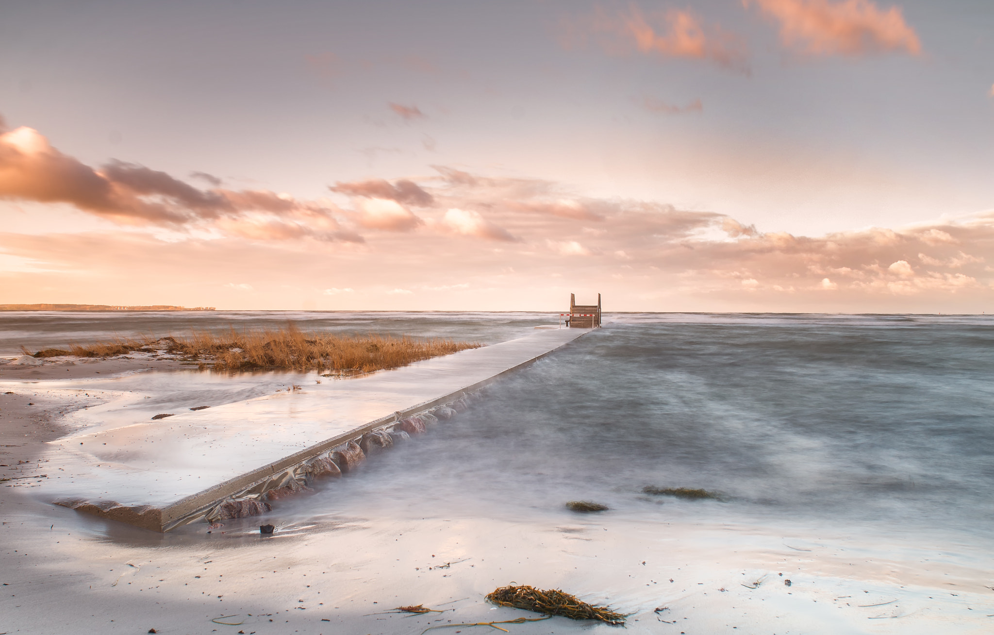 AF Nikkor 20mm f/2.8 sample photo. Strand in stein, an der ostsee photography