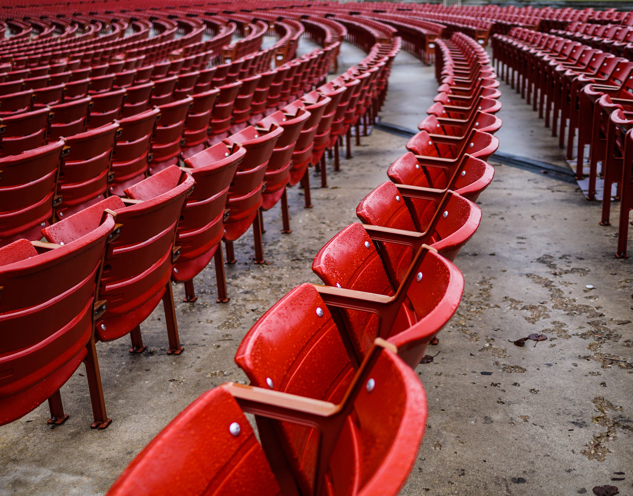 Sony Sonnar T* E 24mm F1.8 ZA sample photo. Row of seats - millenium park photography