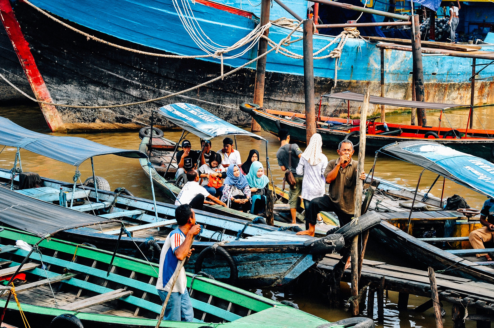 Nikon D5000 + Nikon AF Nikkor 50mm F1.8D sample photo. The transportion at musi rivers photography