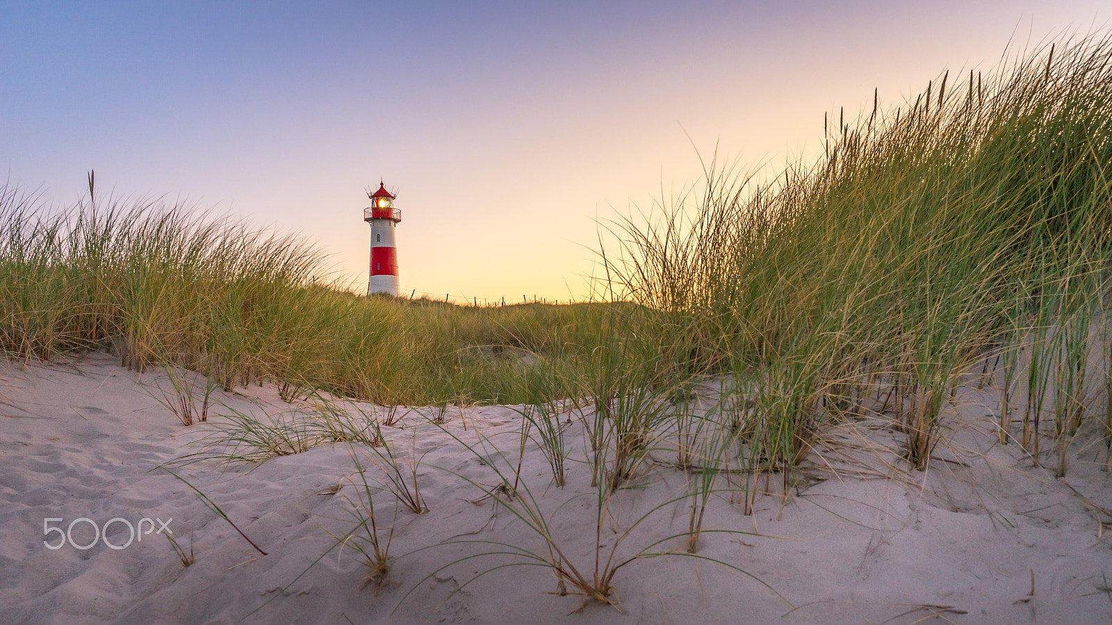 Sony a7 II + ZEISS Batis 25mm F2 sample photo. Lighthouse list photography