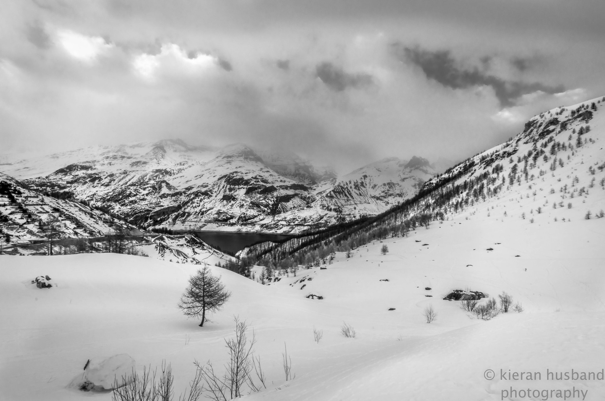 Nikon D3300 + Sigma 10-20mm F3.5 EX DC HSM sample photo. Cold mountains photography