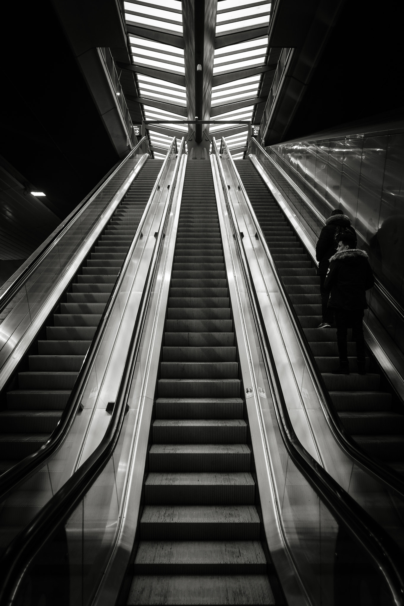 Fujifilm X-Pro2 + Fujifilm XF 18mm F2 R sample photo. Off to rotterdam photography