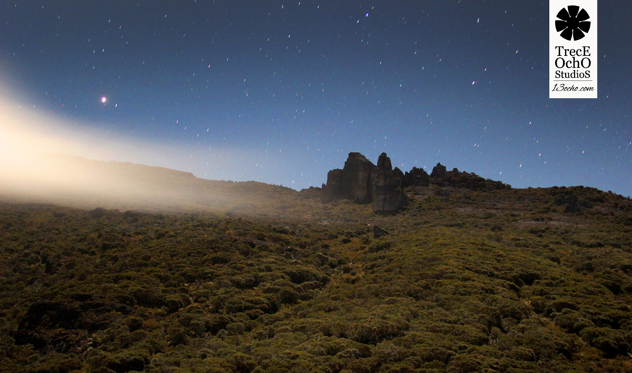 Canon EF 35-350mm F3.5-5.6L USM sample photo. Noche crestones photography