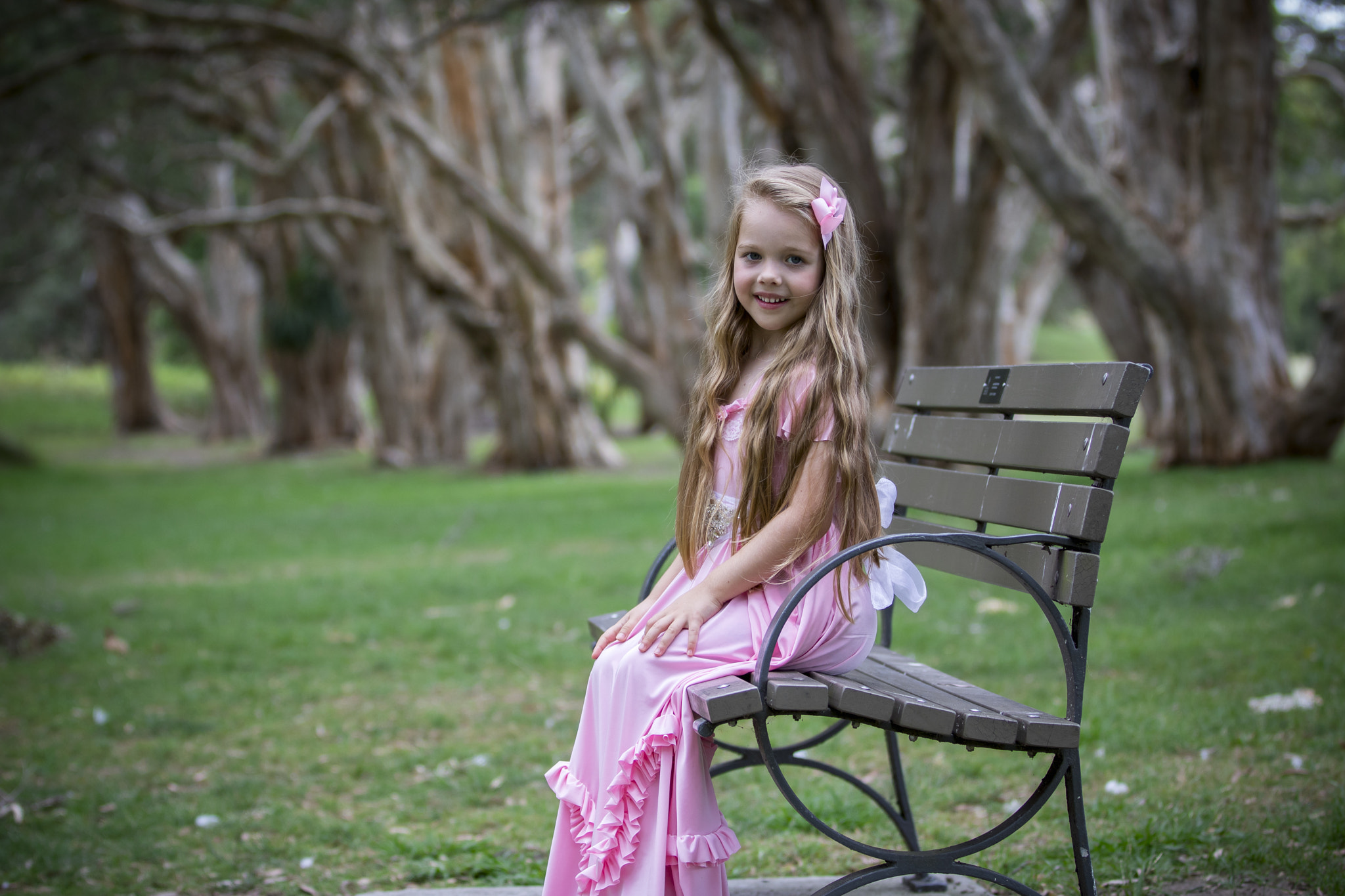 Canon EOS 750D (EOS Rebel T6i / EOS Kiss X8i) sample photo. Flower girl dress photography
