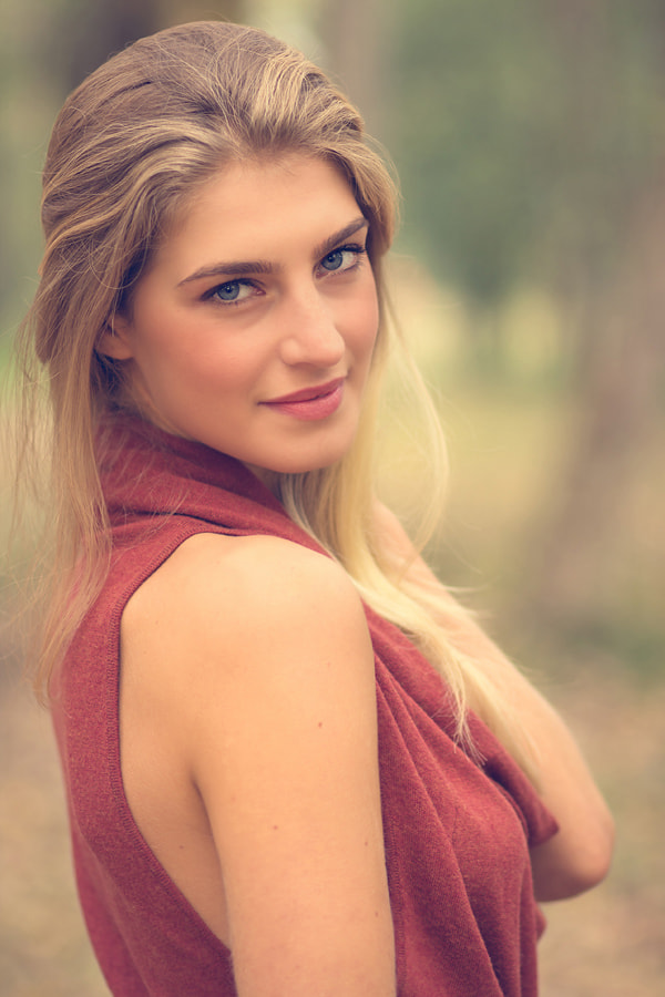 Canon EOS 40D + Canon EF 85mm F1.8 USM sample photo. Eyes photography