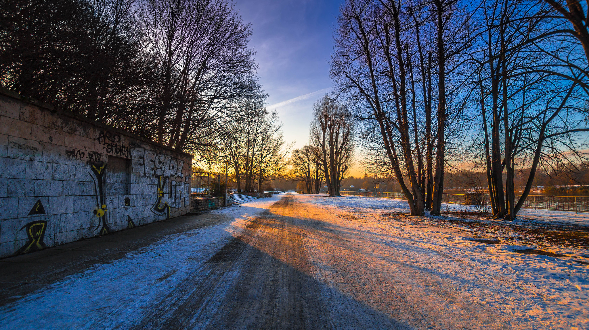 Sony SLT-A58 + Sigma 10-20mm F3.5 EX DC HSM sample photo. Morning light photography