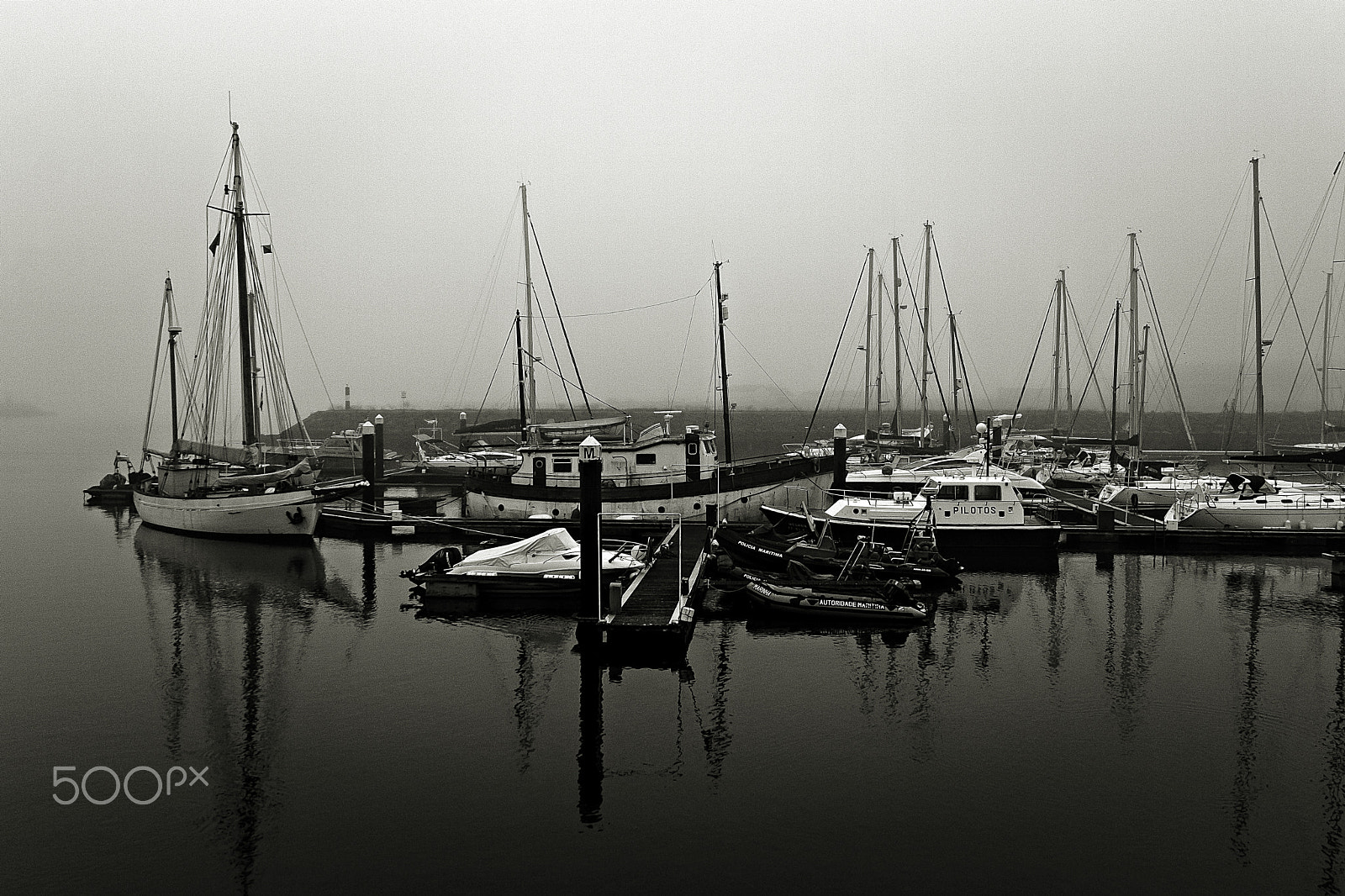 Canon EOS 500D (EOS Rebel T1i / EOS Kiss X3) sample photo. The wake up of the boats. photography
