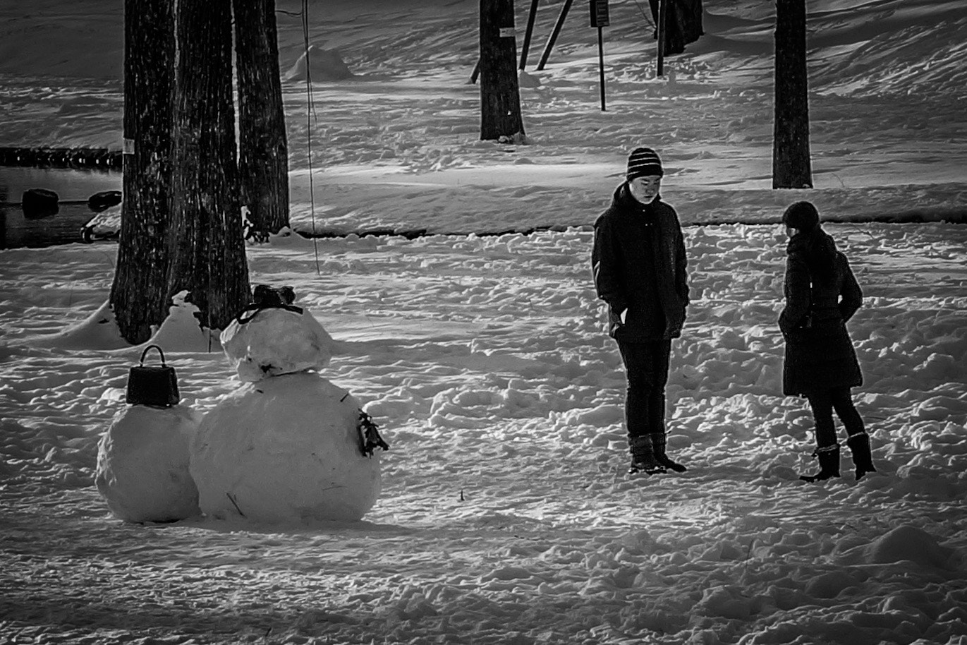 E 50mm F1.8 OSS sample photo. Snowman photography