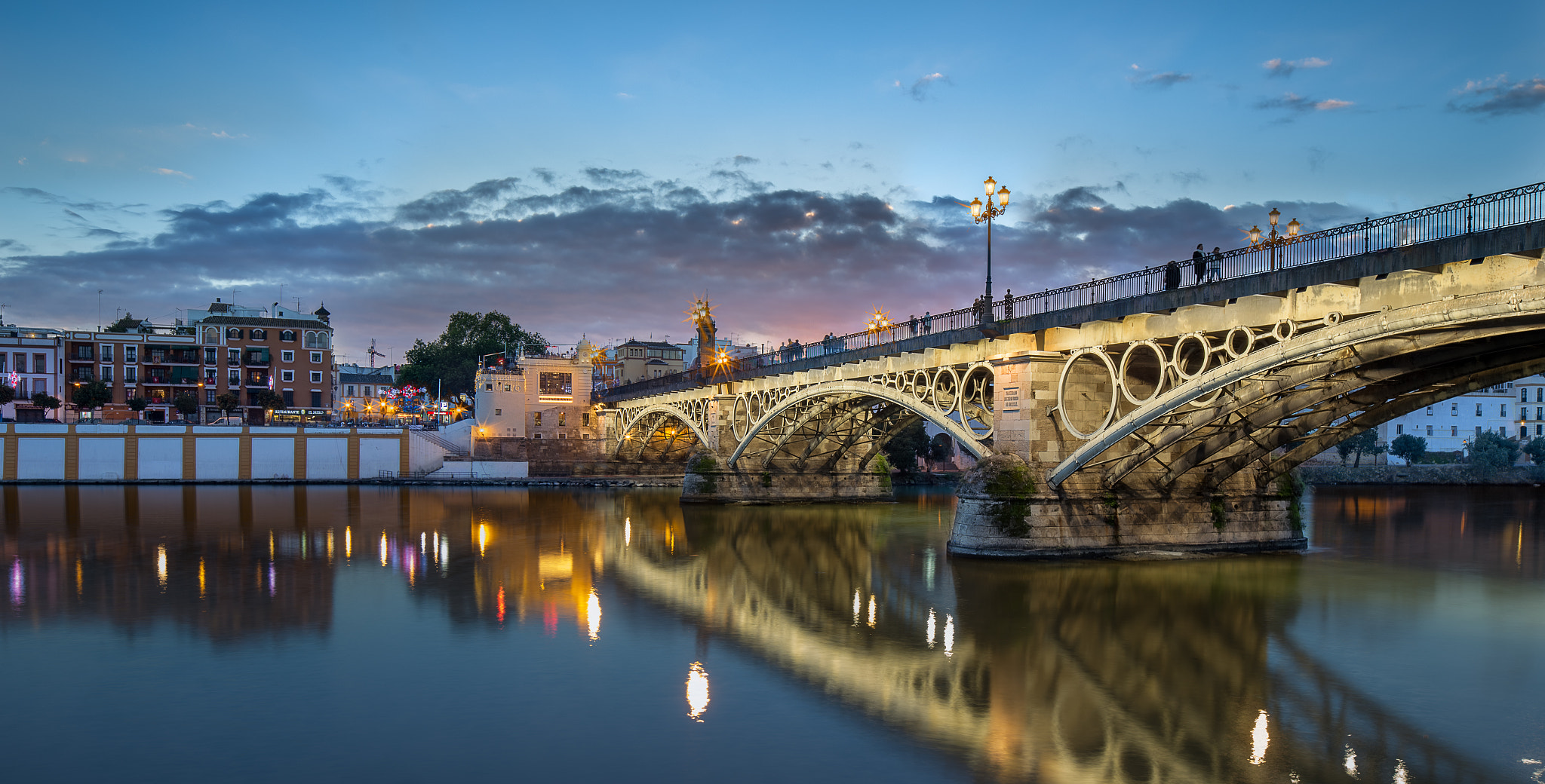 Canon EOS 6D + Canon TS-E 24.0mm f/3.5 L II sample photo. Puente de isabel ii sevilla photography