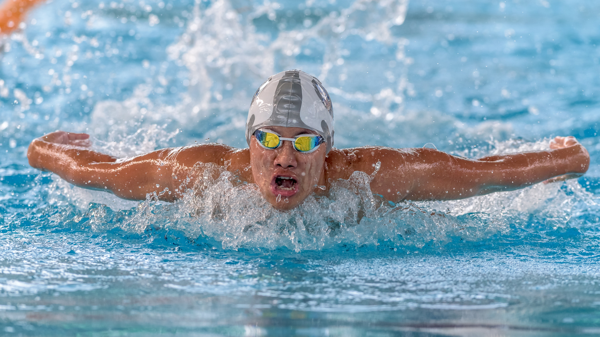Nikon AF-S Nikkor 300mm F2.8G ED-IF VR sample photo. Seasac swimming competition photography