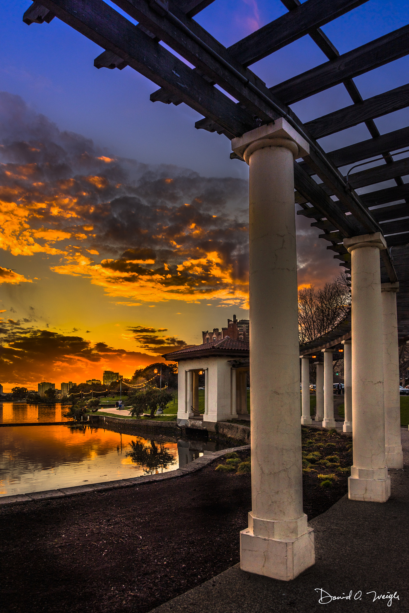Nikon D810 sample photo. Lake merritt portico at dusk photography