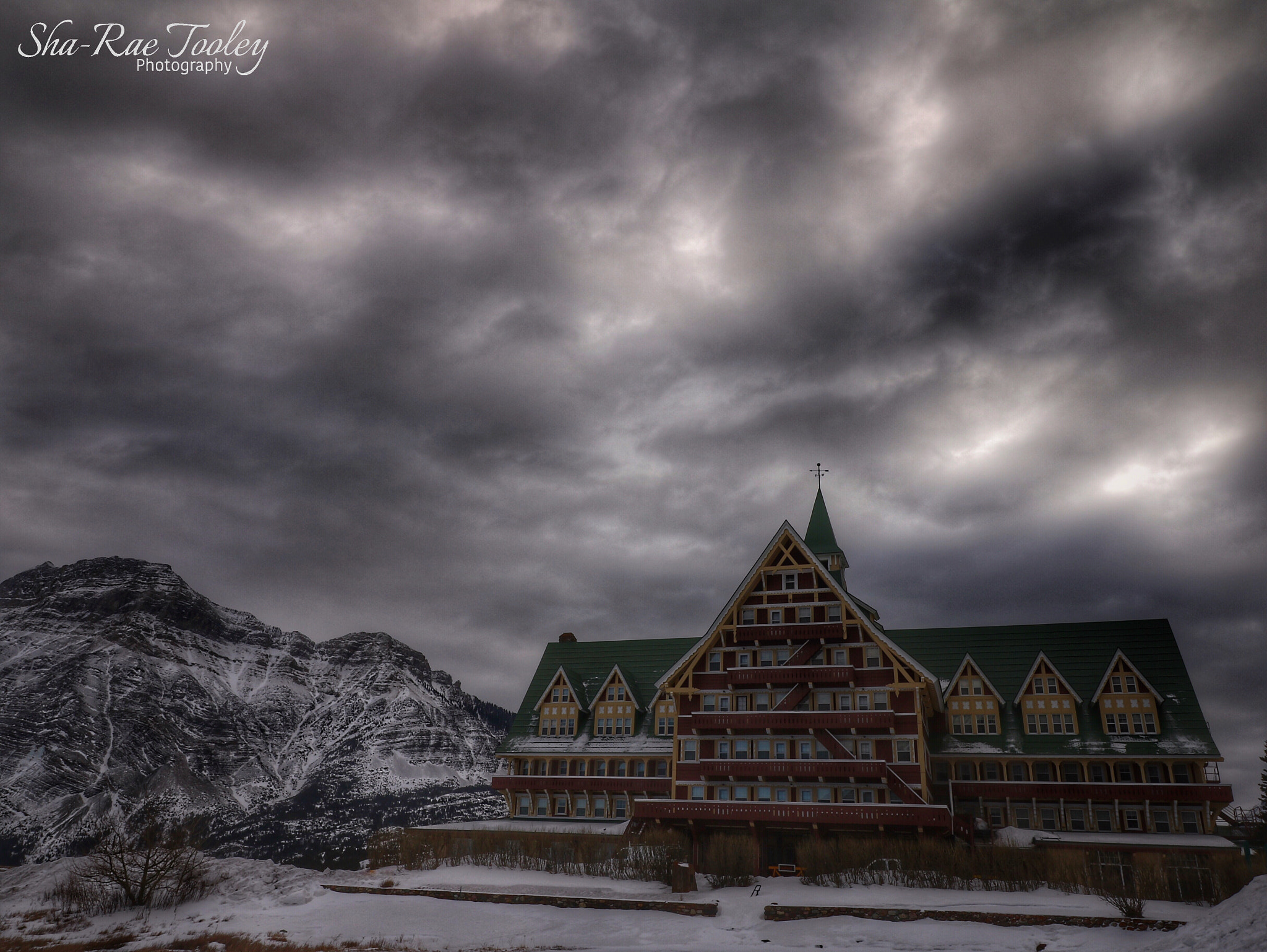 Canon EOS 750D (EOS Rebel T6i / EOS Kiss X8i) sample photo. Prince of wales hotel photography