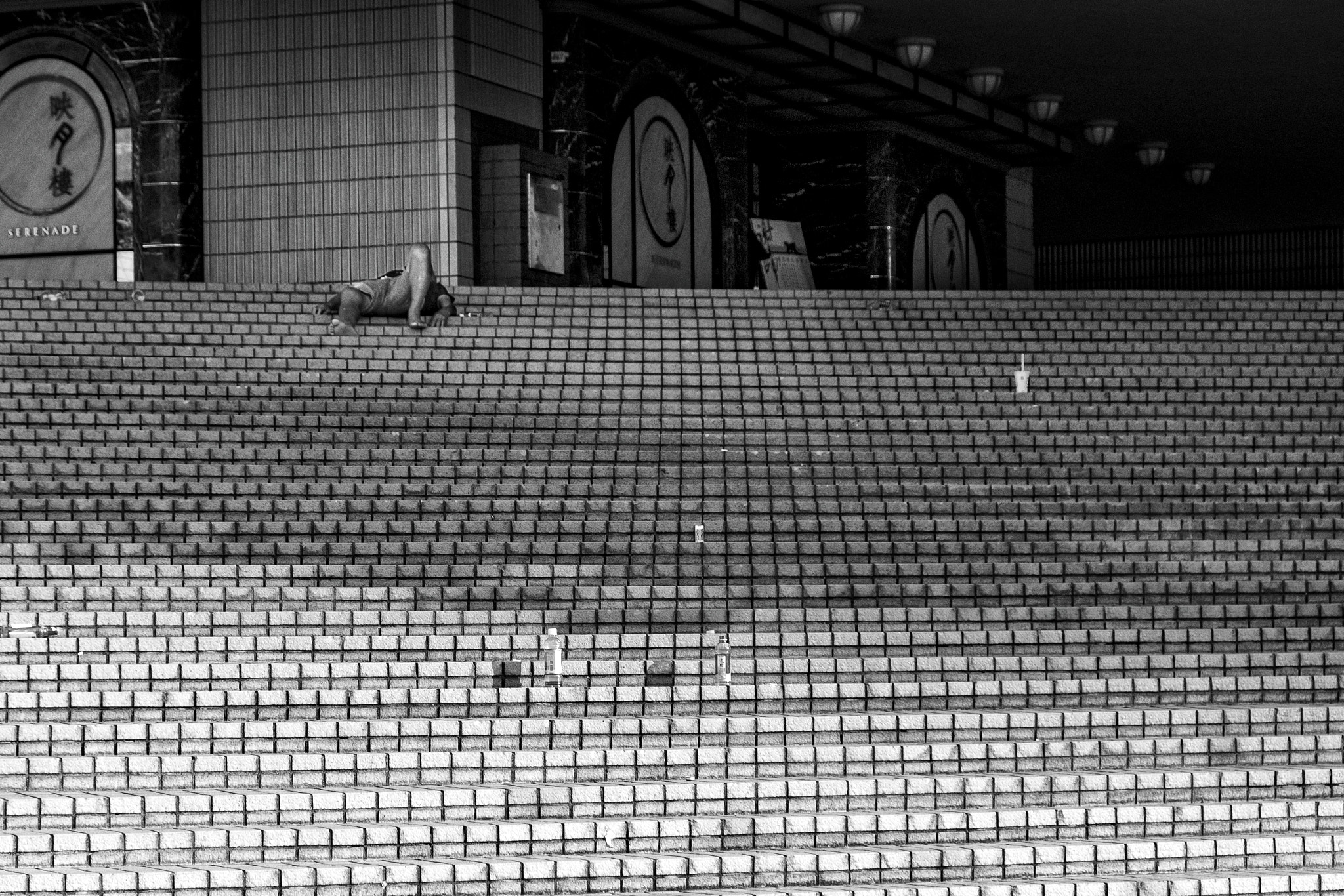 Fujifilm X-Pro2 + Fujifilm XF 18-55mm F2.8-4 R LM OIS sample photo. Hong kong...one life on the stairs photography