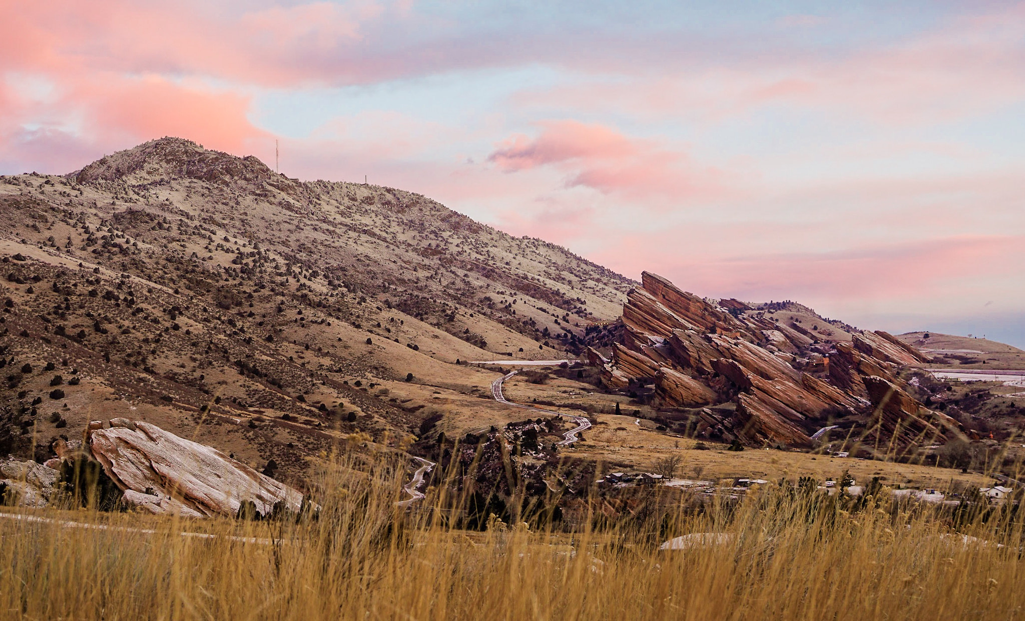 Sony a6300 + Sony Vario Tessar T* FE 24-70mm F4 ZA OSS sample photo. Red rocks at sunrise from mt. falcon park, co photography