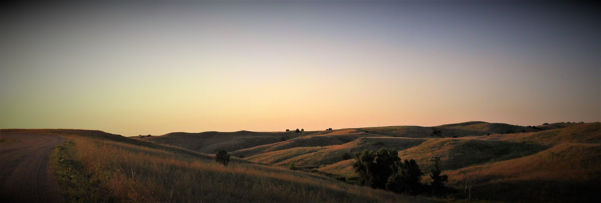 Samsung ES73 / VLUU ES73 /  SL605 sample photo. Sunset on the hills photography