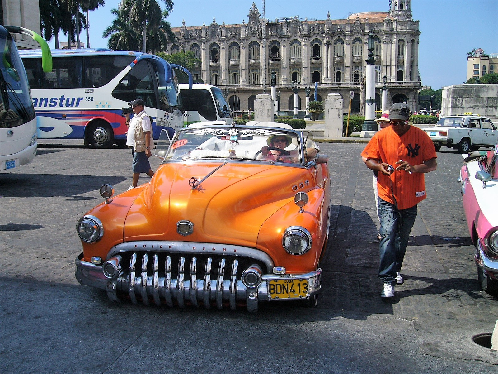 Panasonic DMC-LS1 sample photo. Old car,cuba photography