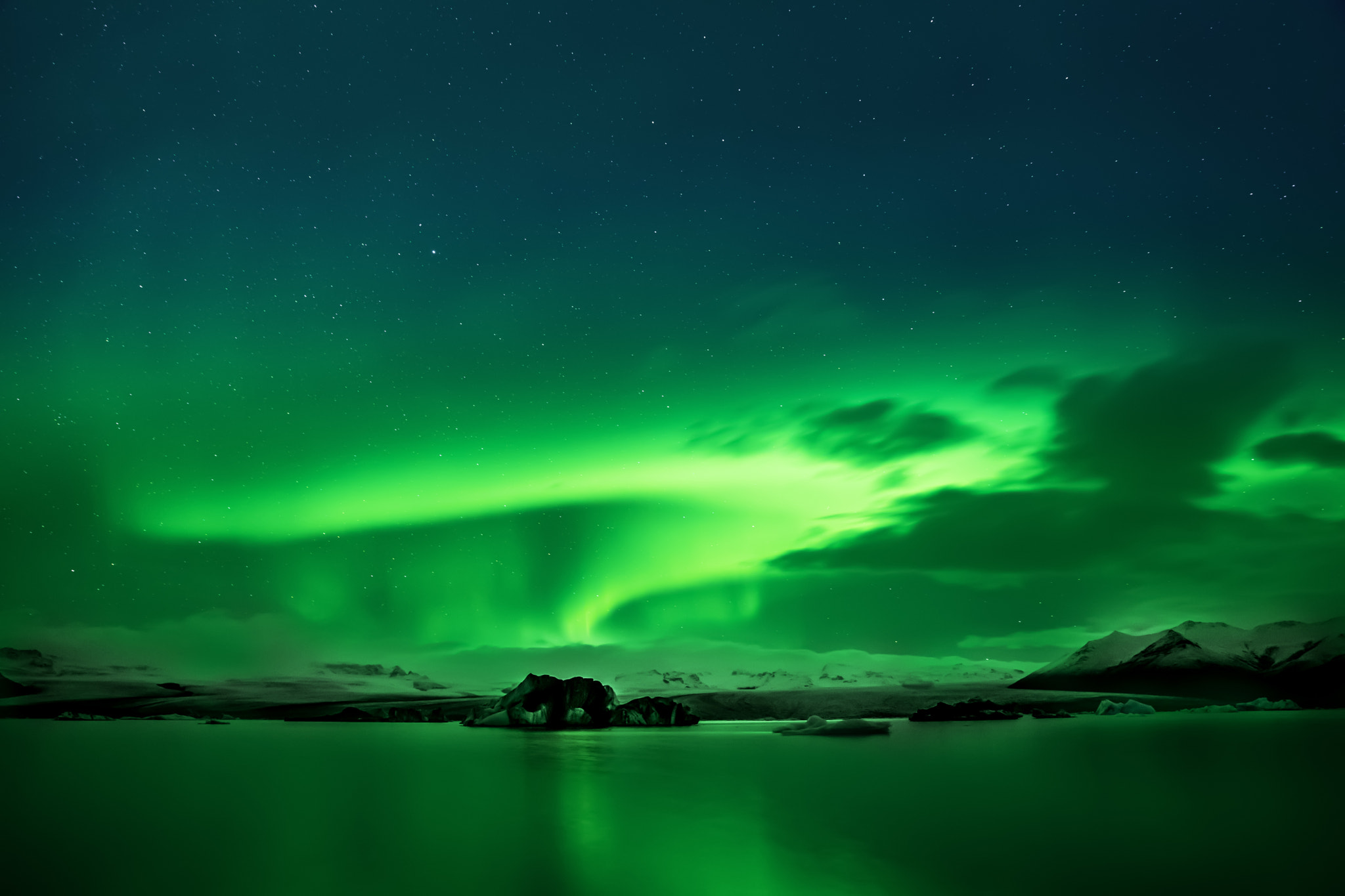 Sigma 24-105mm f/4 DG OS HSM | A sample photo. Aurora meets glacier photography