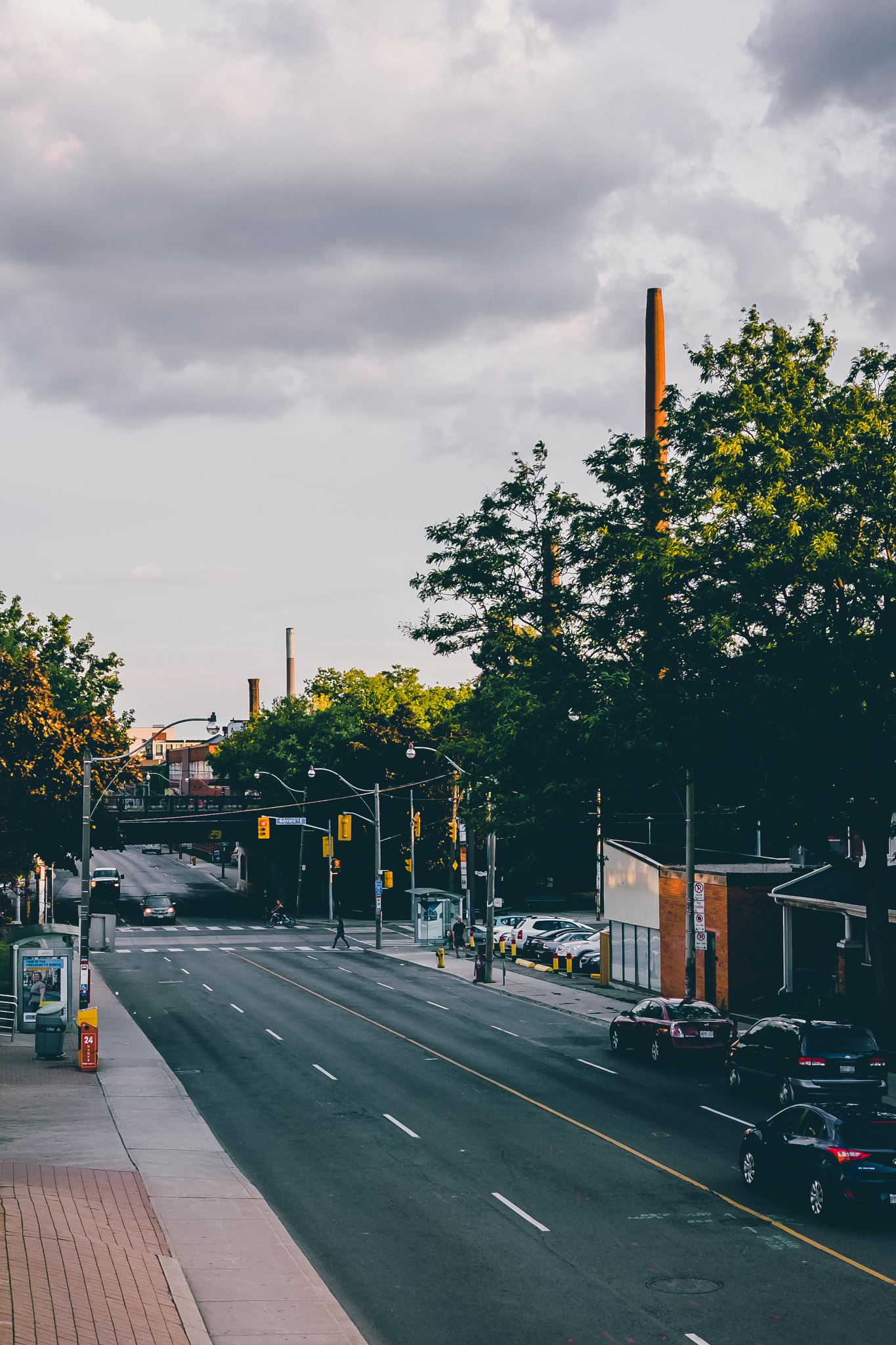 Fujifilm X-T1 + Fujifilm XF 27mm F2.8 sample photo. Toronto streetview photography