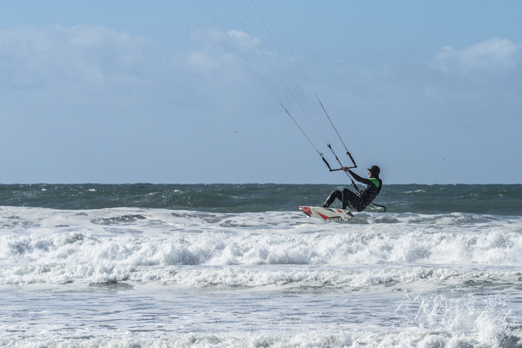 Sony a7R + Sony FE 70-300mm F4.5-5.6 G OSS sample photo. Kitesurfing on pb, california photography