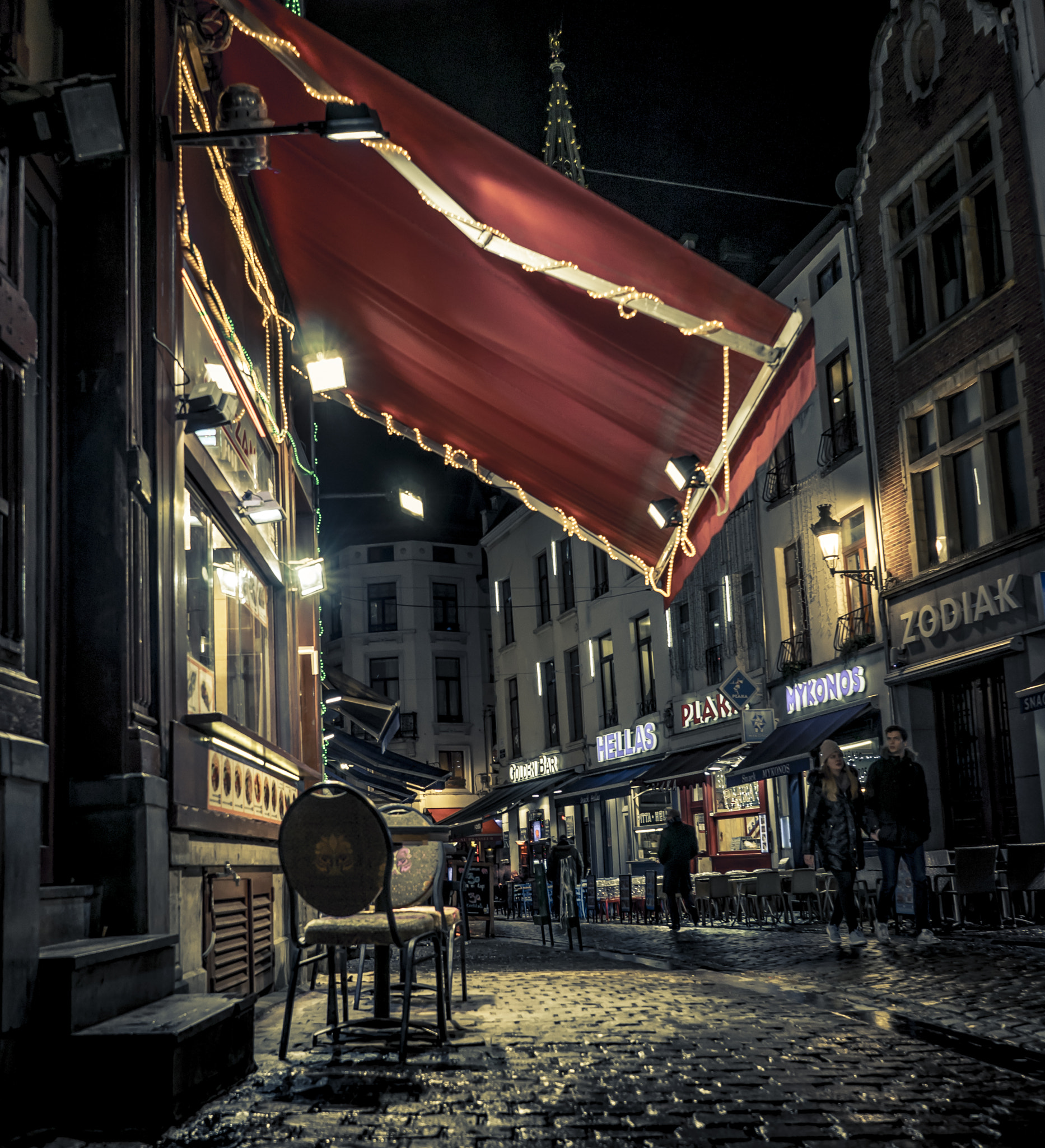 Sony a7 + Sony FE 28mm F2 sample photo. Brussels at night photography