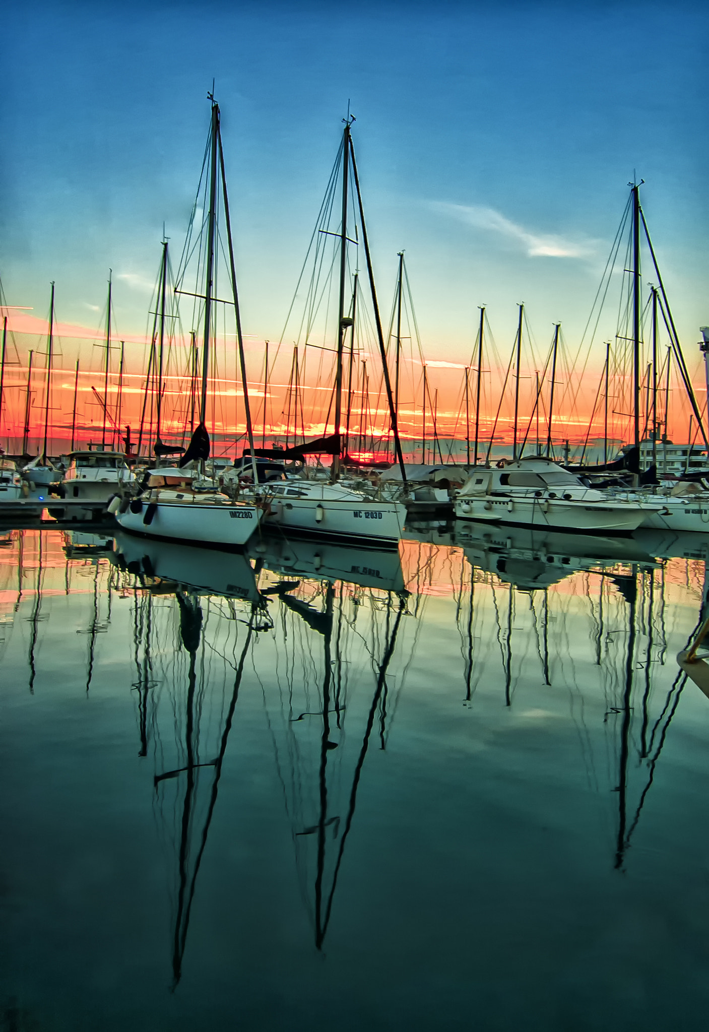 Nikon D50 + Sigma 10-20mm F3.5 EX DC HSM sample photo. Boats reflected photography