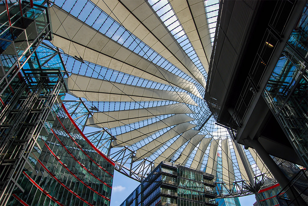 Nikon D80 + Sigma 10-20mm F3.5 EX DC HSM sample photo. The fan of berlin photography