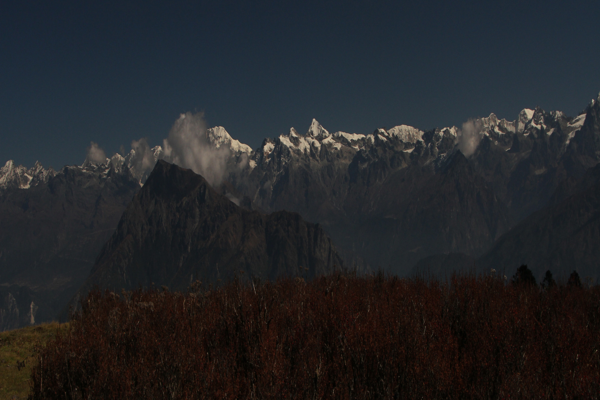 Sigma 18-250mm F3.5-6.3 DC OS HSM sample photo. Shisapangma range photography