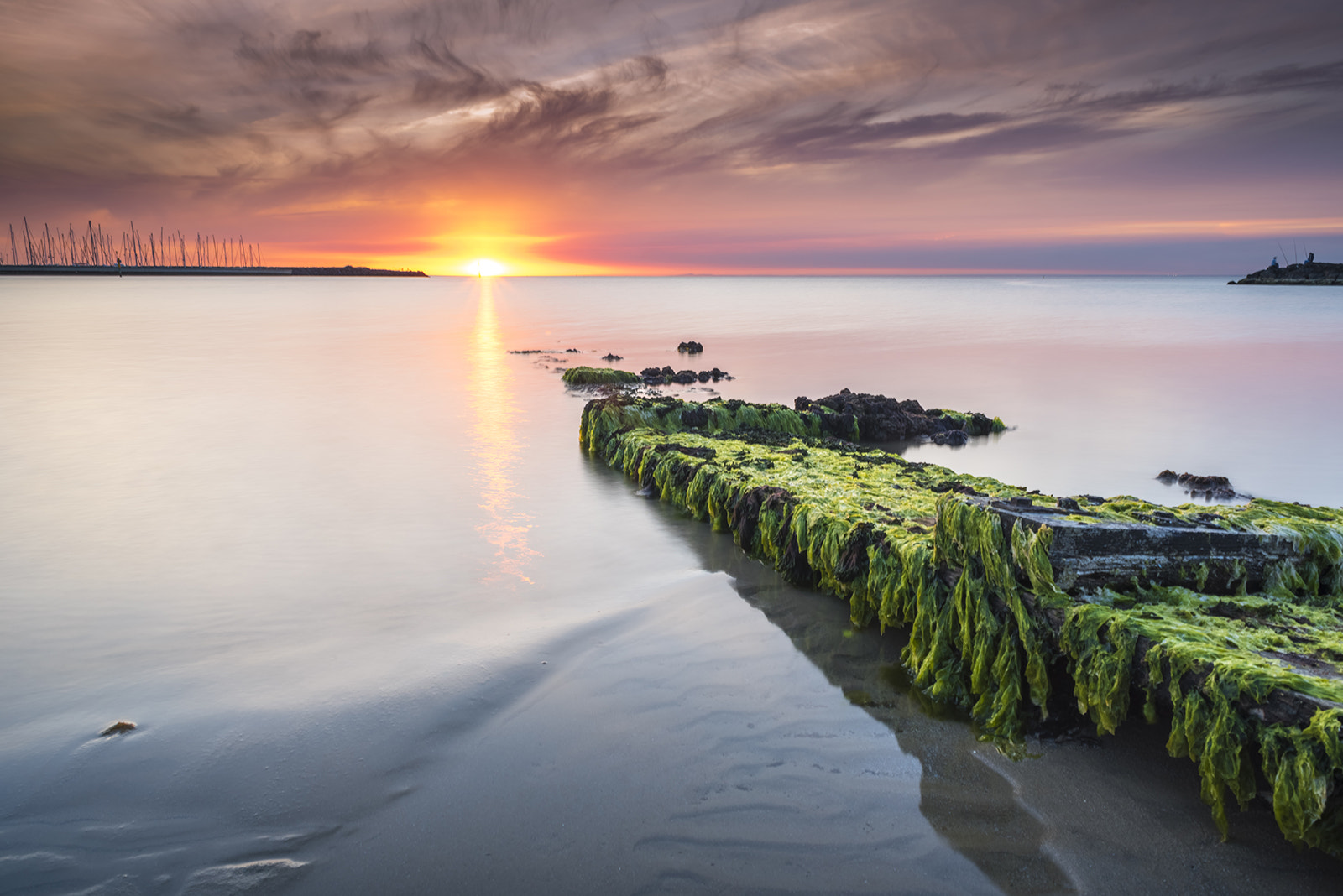 Nikon D810 + Nikon AF Nikkor 24mm F2.8D sample photo. Bay in sunset photography