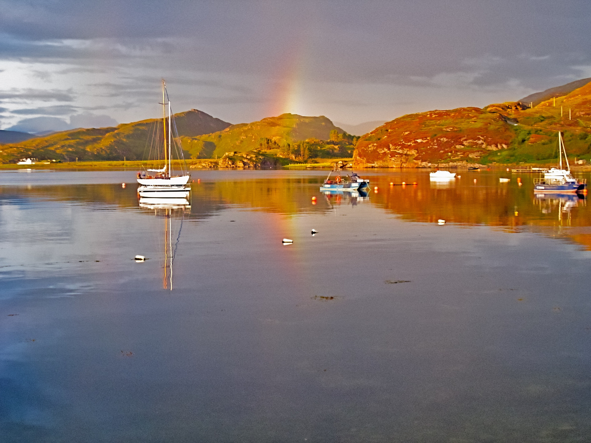 Canon DIGITAL IXUS 860 IS sample photo. Boats and rainbow photography