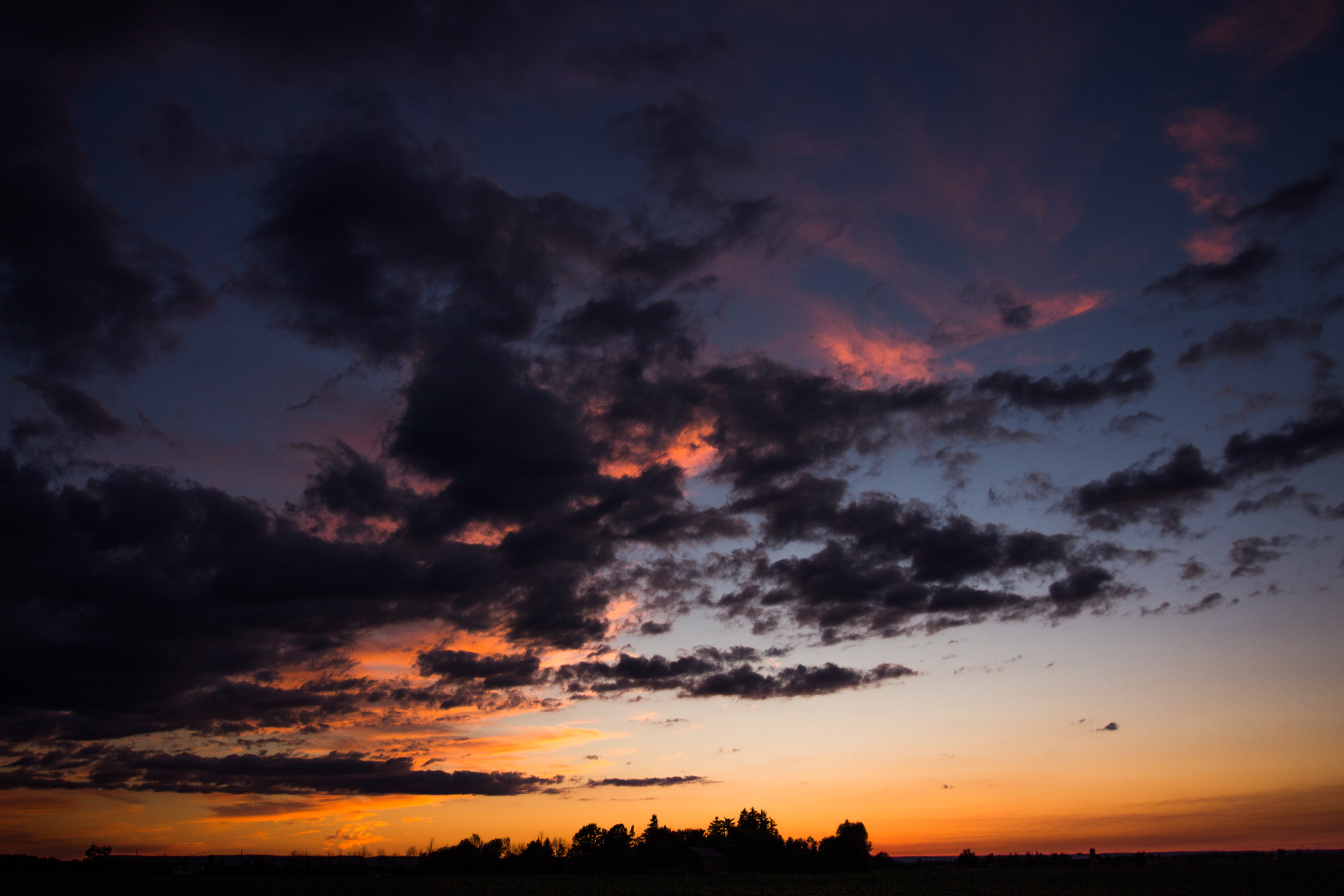 Sigma 17-35mm f/2.8-4 EX DG Aspherical HSM sample photo. Skyward photography