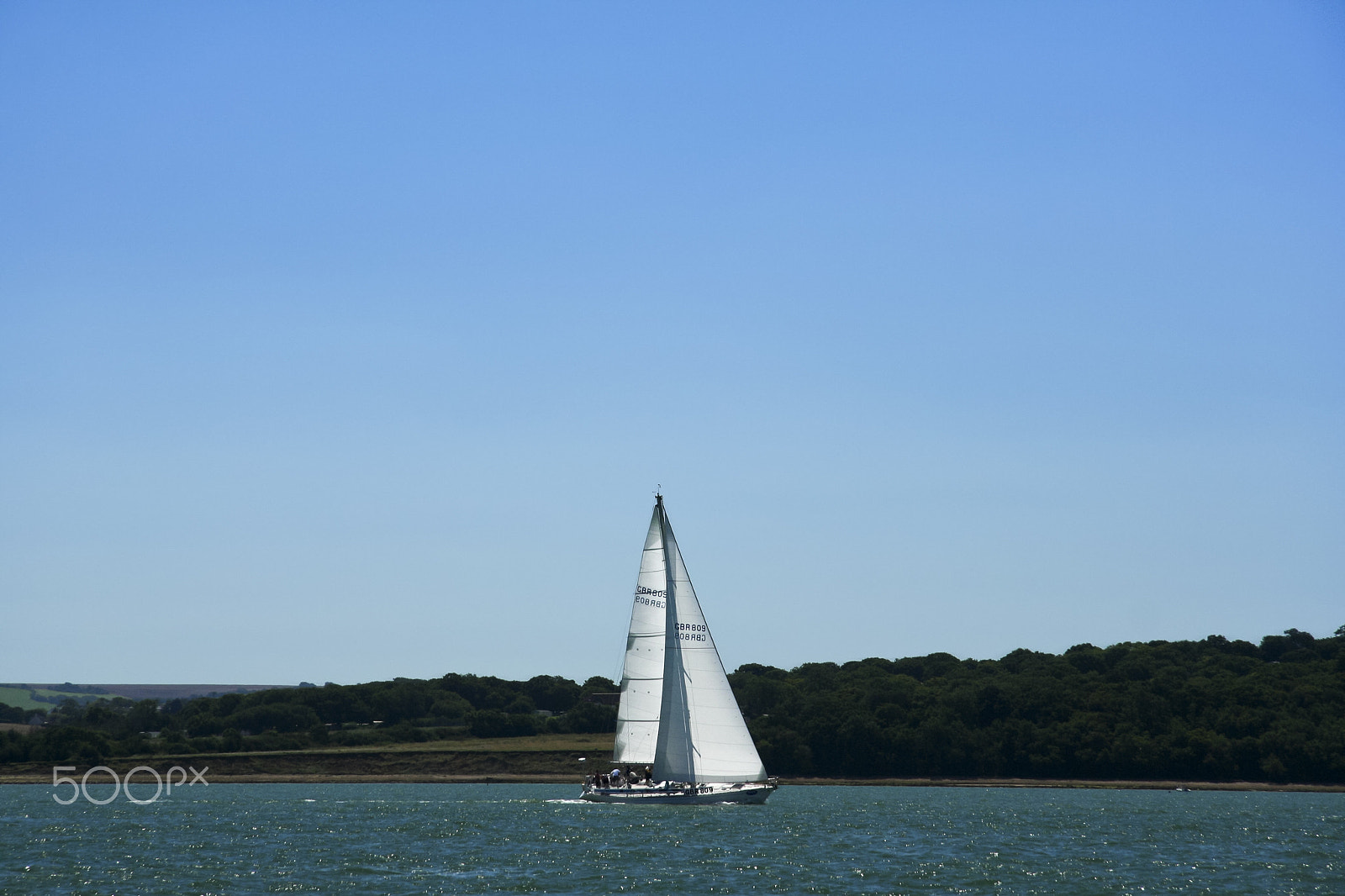 Canon EOS 350D (EOS Digital Rebel XT / EOS Kiss Digital N) sample photo. White yacht racing cowes week photography