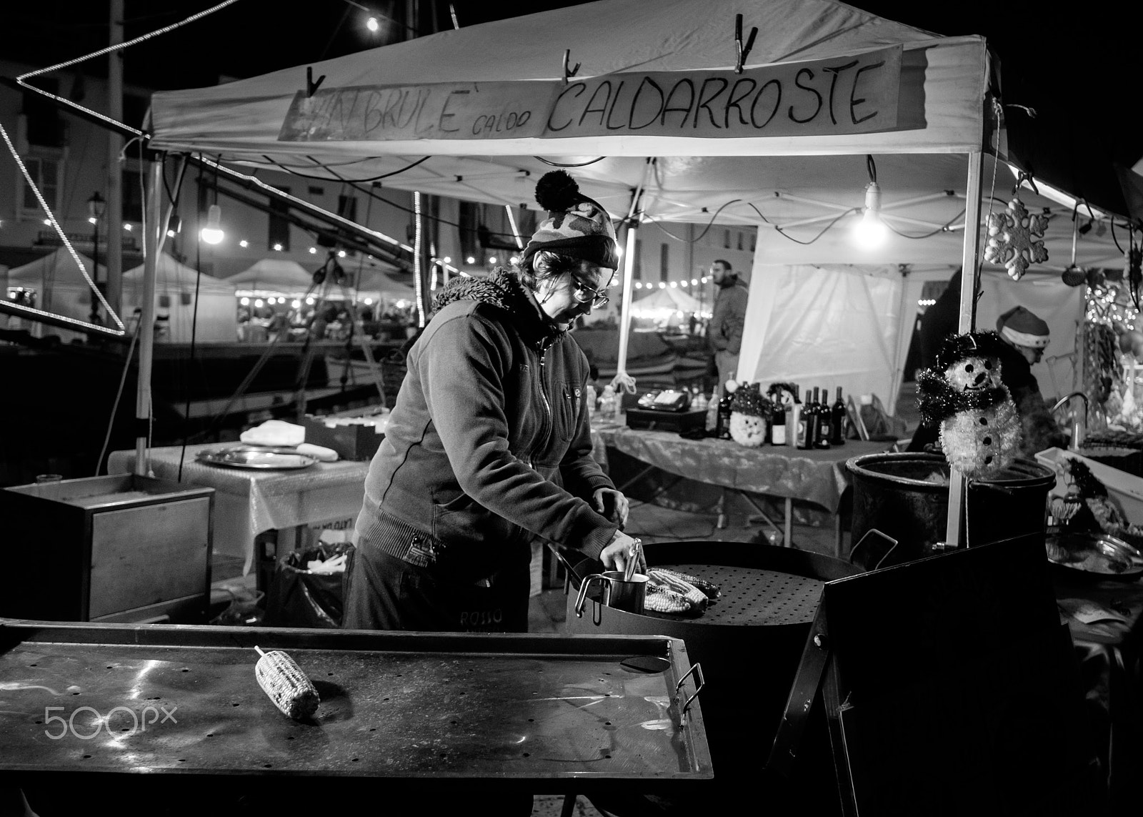 Fujifilm X-T1 + Fujifilm XF 18mm F2 R sample photo. Roasted chestnuts photography