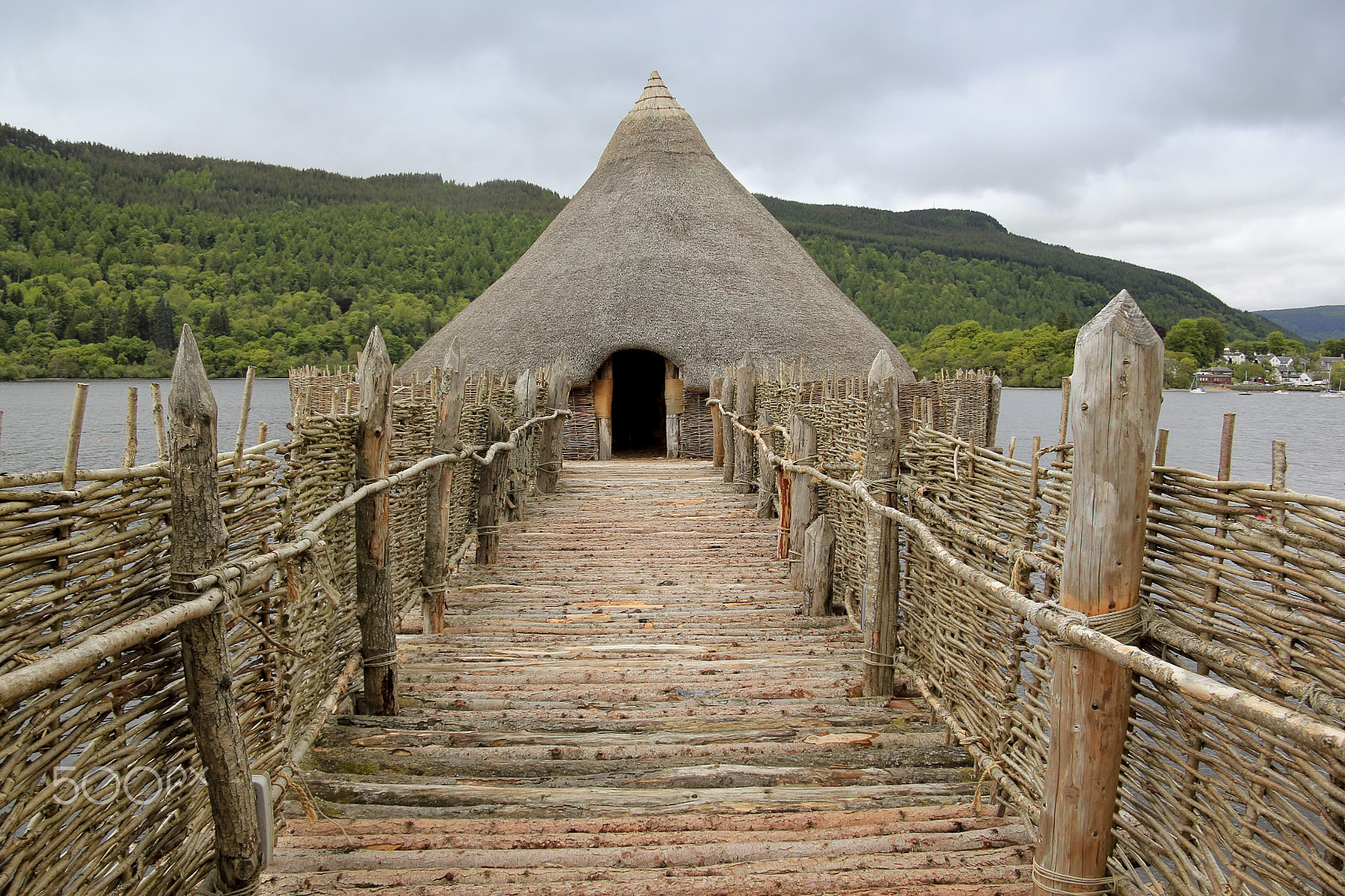 Canon EOS 550D (EOS Rebel T2i / EOS Kiss X4) + Canon EF-S 17-85mm F4-5.6 IS USM sample photo. Iron age crannog loch tay photography