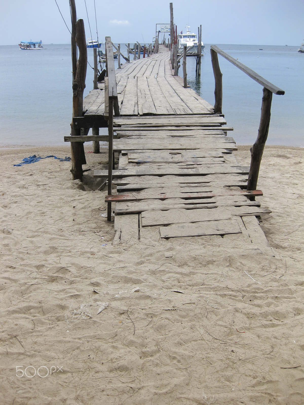 Canon PowerShot SD770 IS (Digital IXUS 85 IS / IXY Digital 25 IS) sample photo. Ferry pier koh tao thailand photography