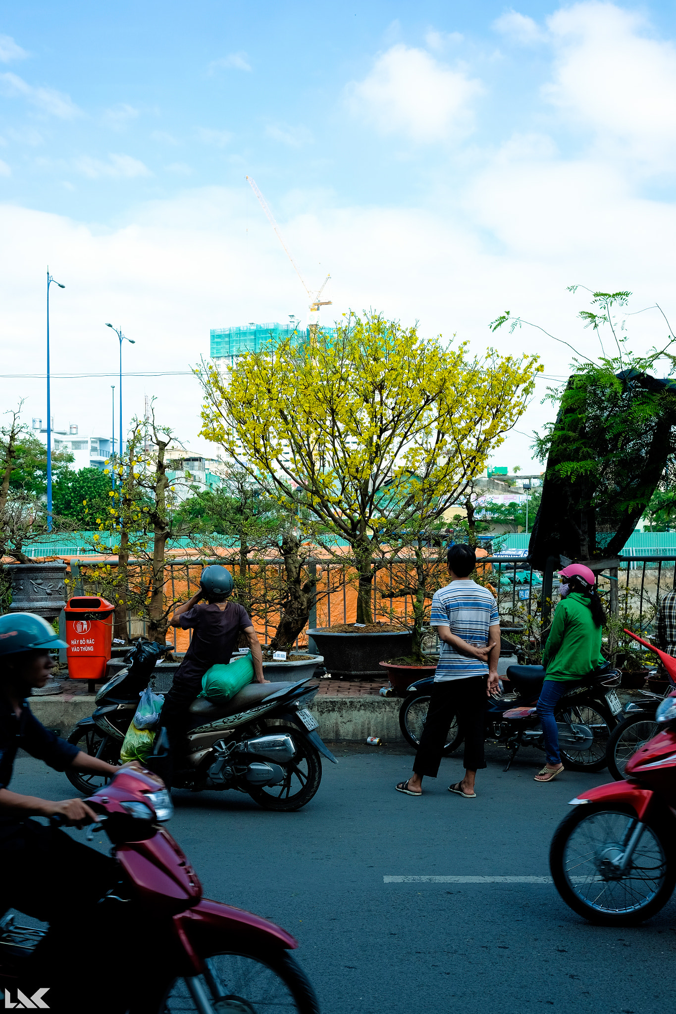 Fujifilm X-T10 + Fujifilm XF 23mm F1.4 R sample photo. Chợ hoa bến bình Đông sáng 29 tết [26.01.2017] photography