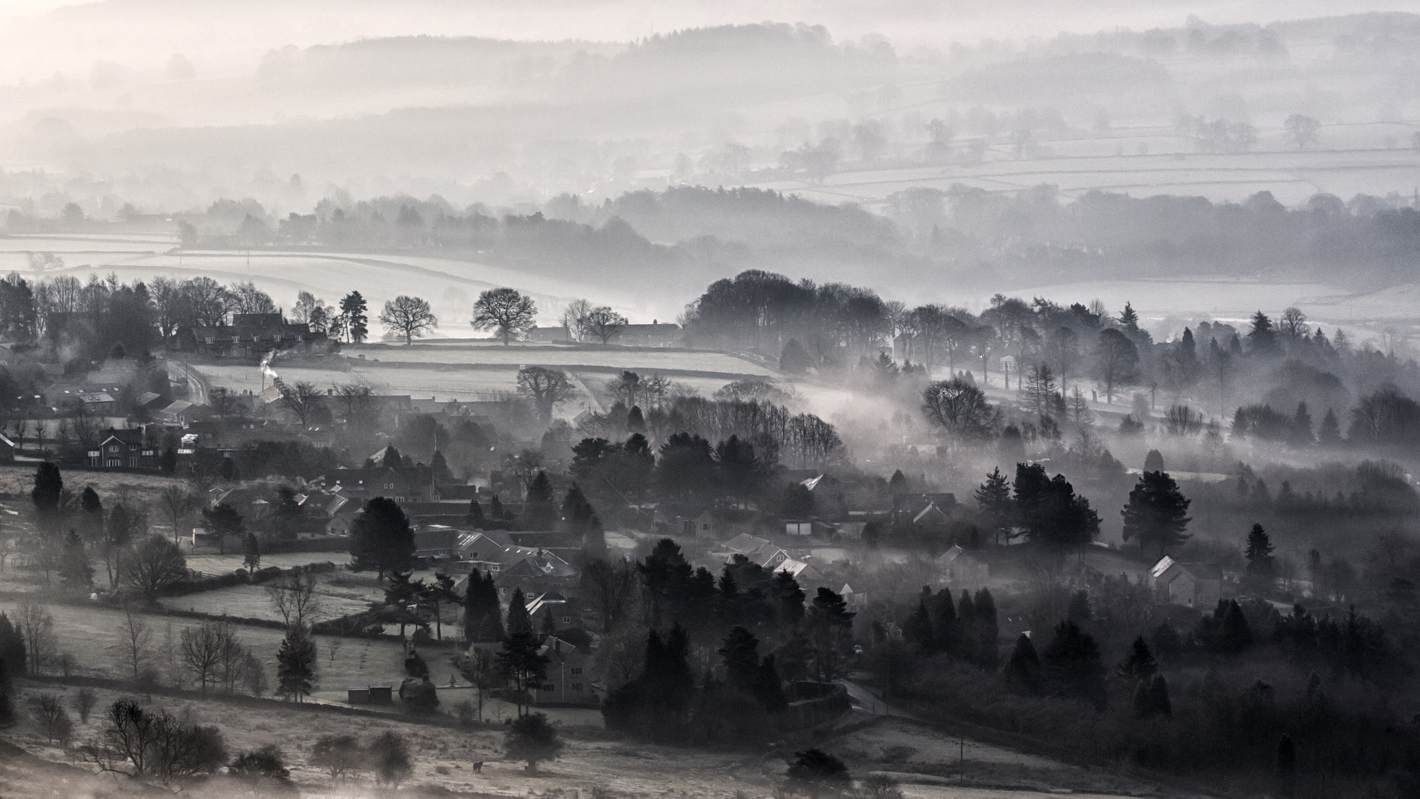 Canon EOS 700D (EOS Rebel T5i / EOS Kiss X7i) + Canon EF 70-200mm F4L USM sample photo. Misty morning in the peaks photography