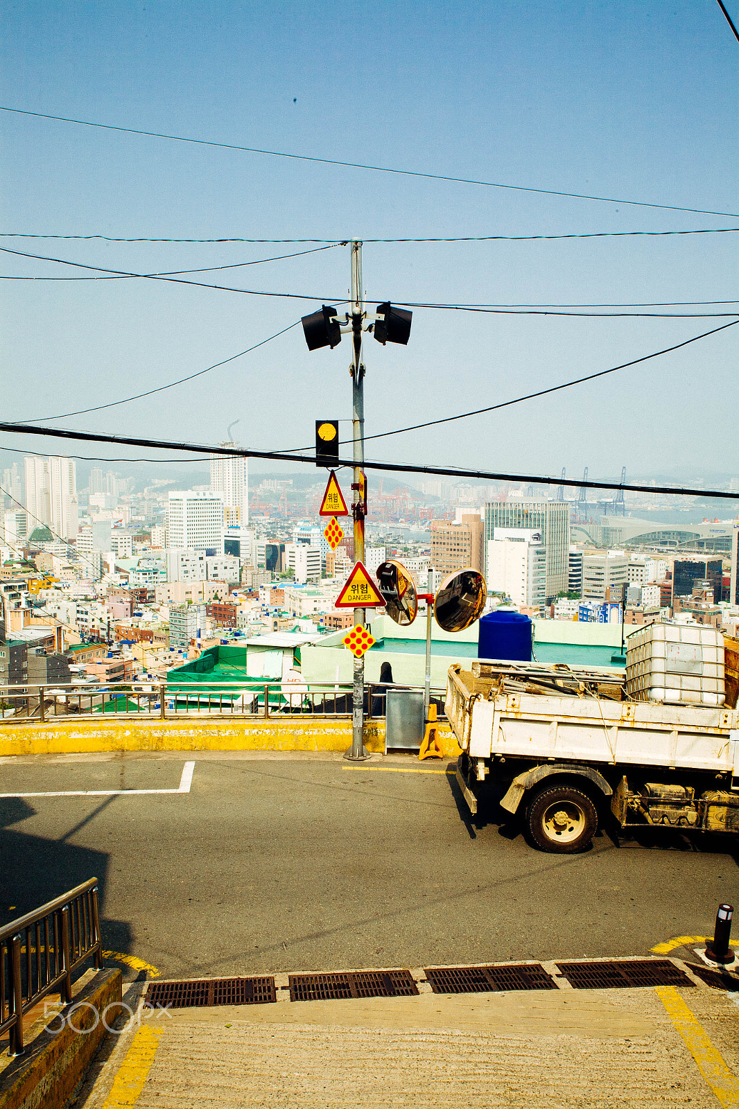 Canon EOS 5D + Sigma 24-70mm F2.8 EX DG Macro sample photo. Busan, road photography