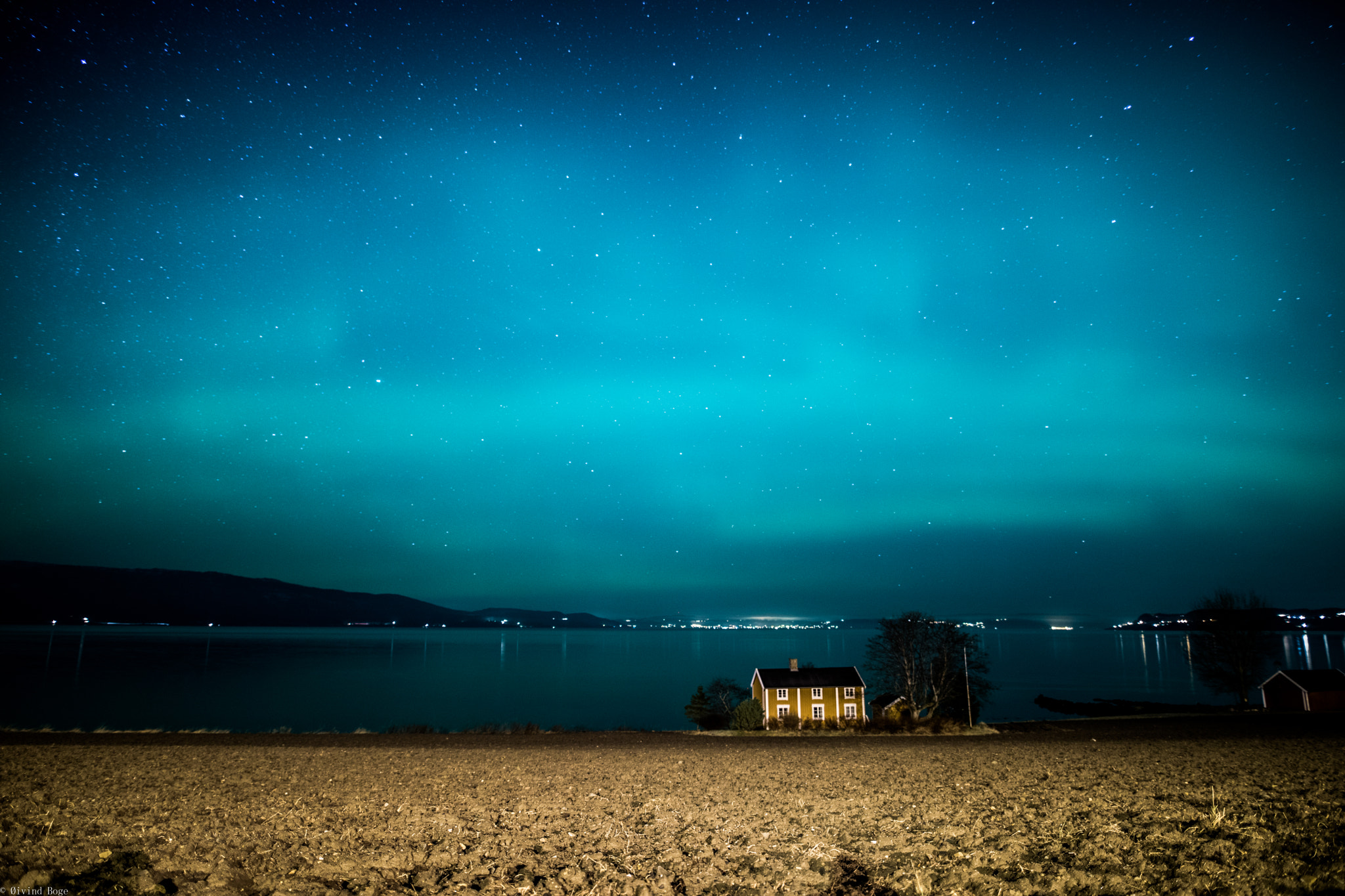 Sigma 20mm F1.4 DG HSM Art sample photo. By the lake photography