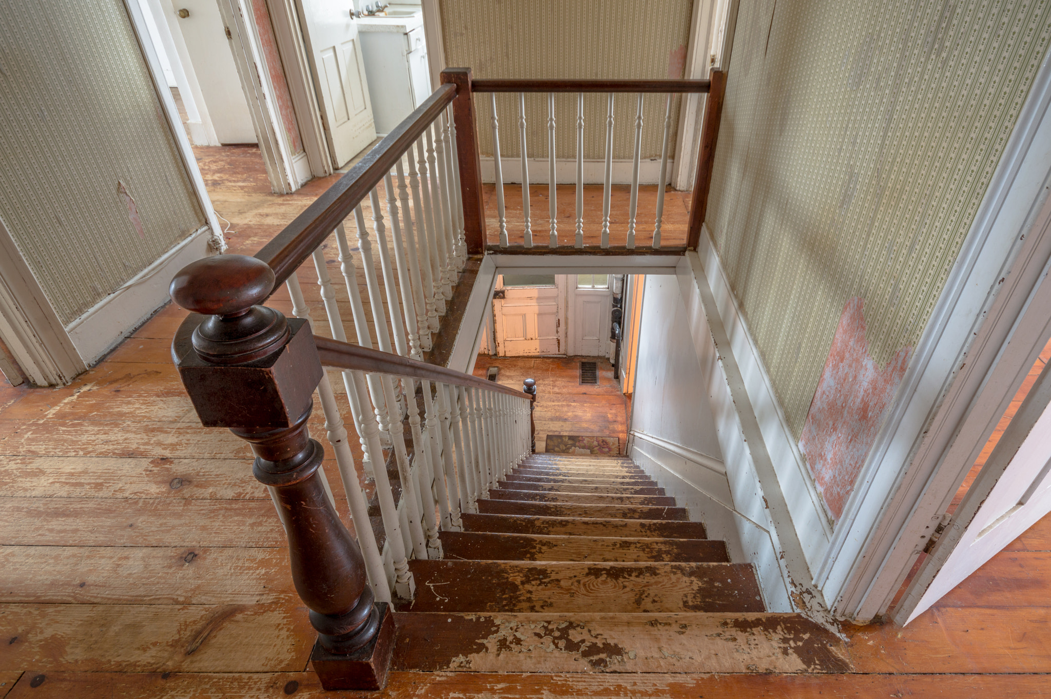 Nikon D3200 sample photo. Well worn stairs abandoned ontario house photography