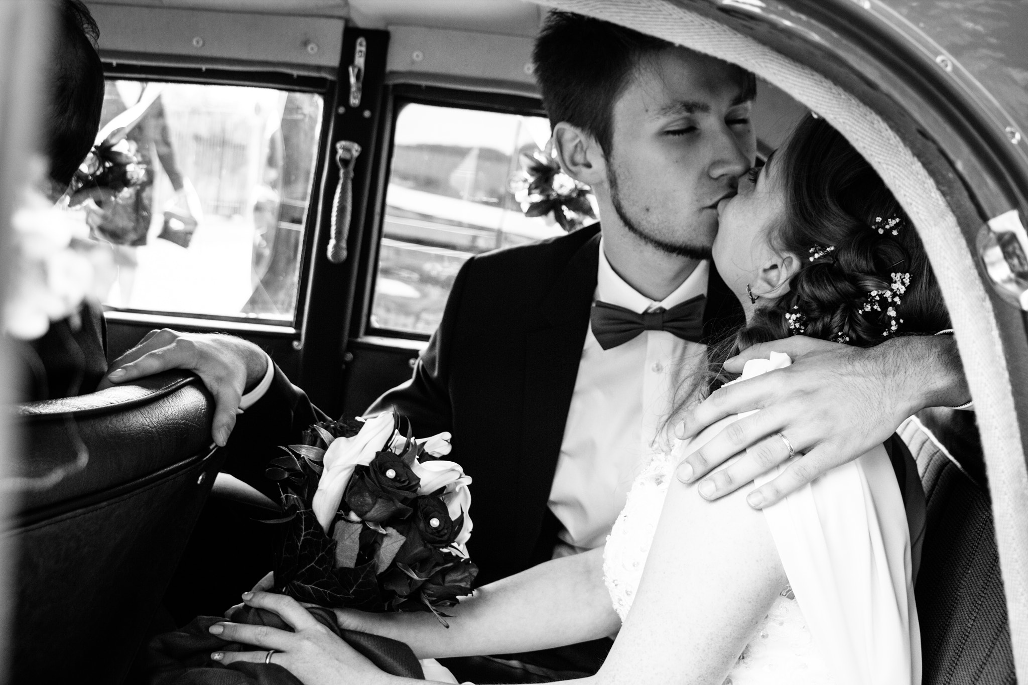 Canon EOS 600D (Rebel EOS T3i / EOS Kiss X5) sample photo. Bride and groom photography